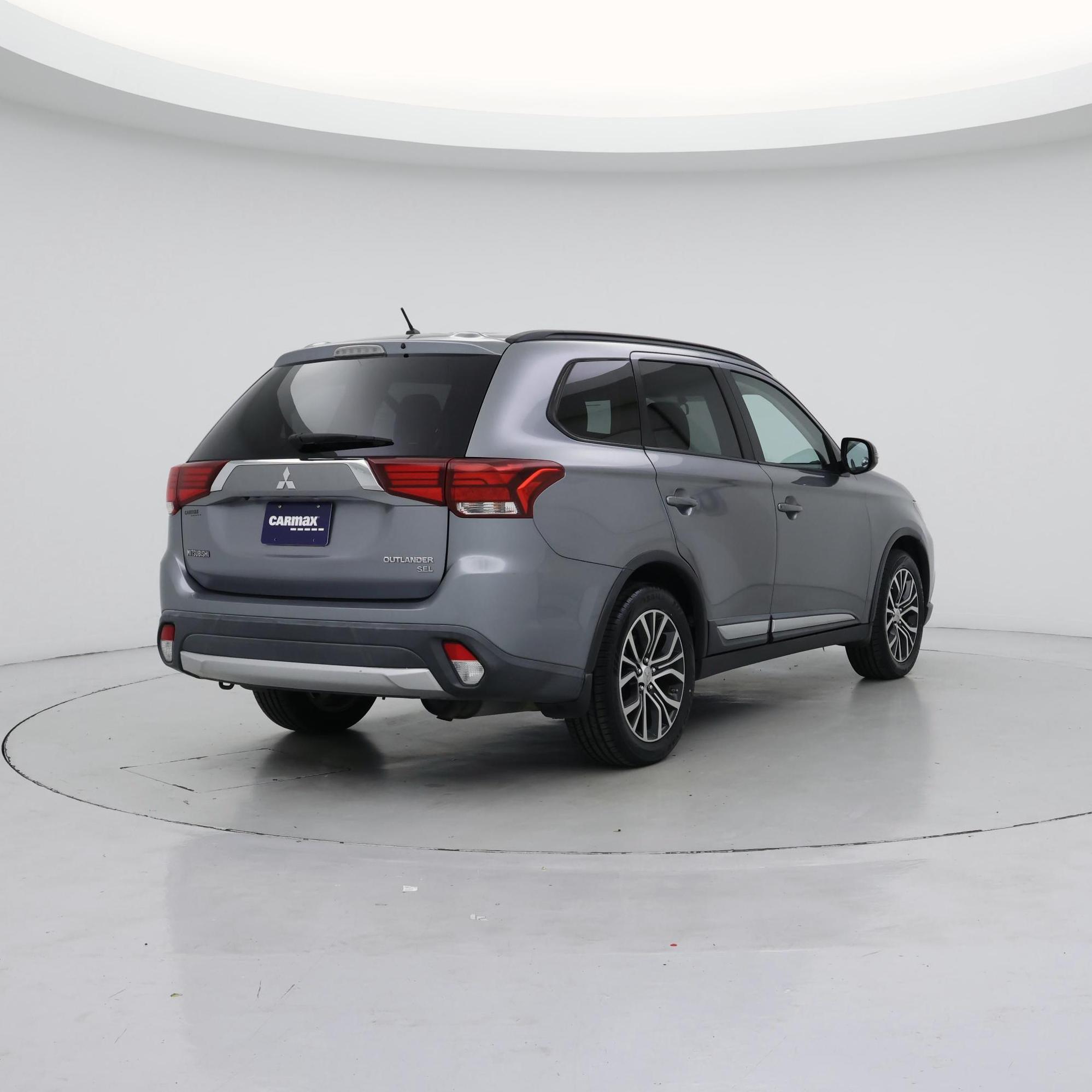 Thumbnail: 2016 Mitsubishi Outlander - 8
