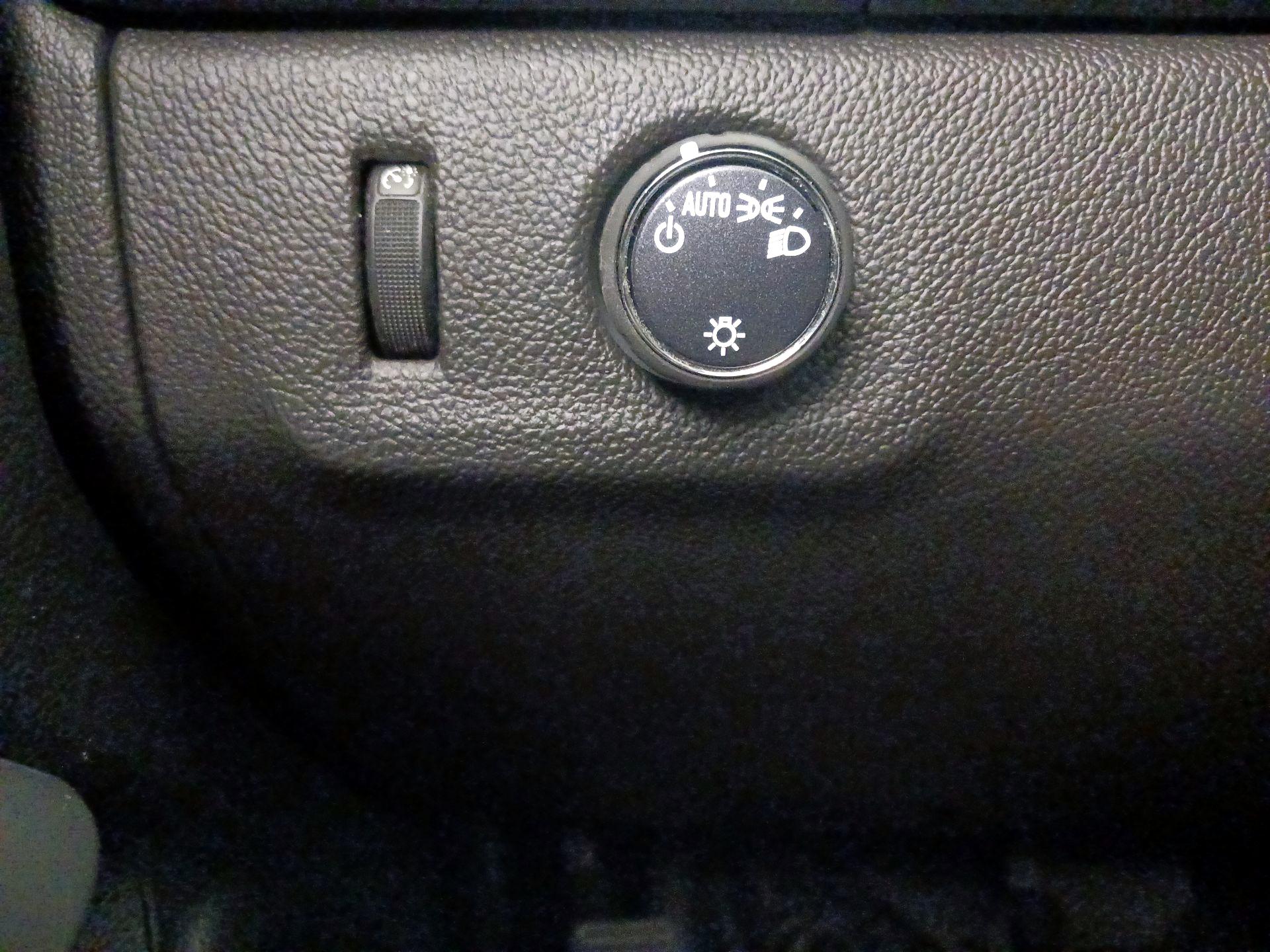 Thumbnail: 2021 Chevrolet Colorado - 13