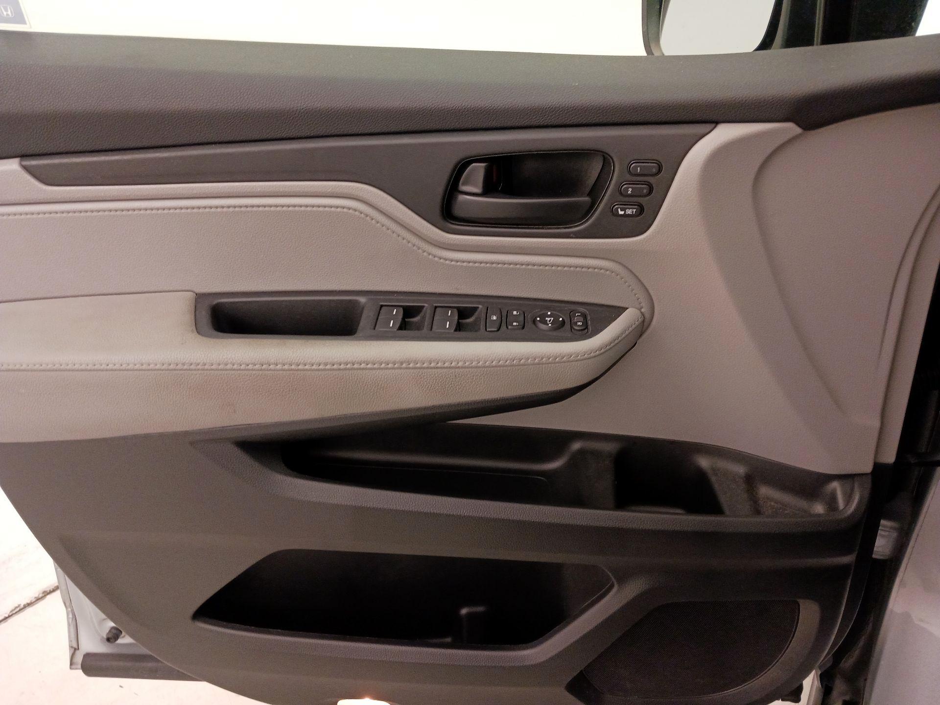 Thumbnail: 2018 Honda Odyssey - 10