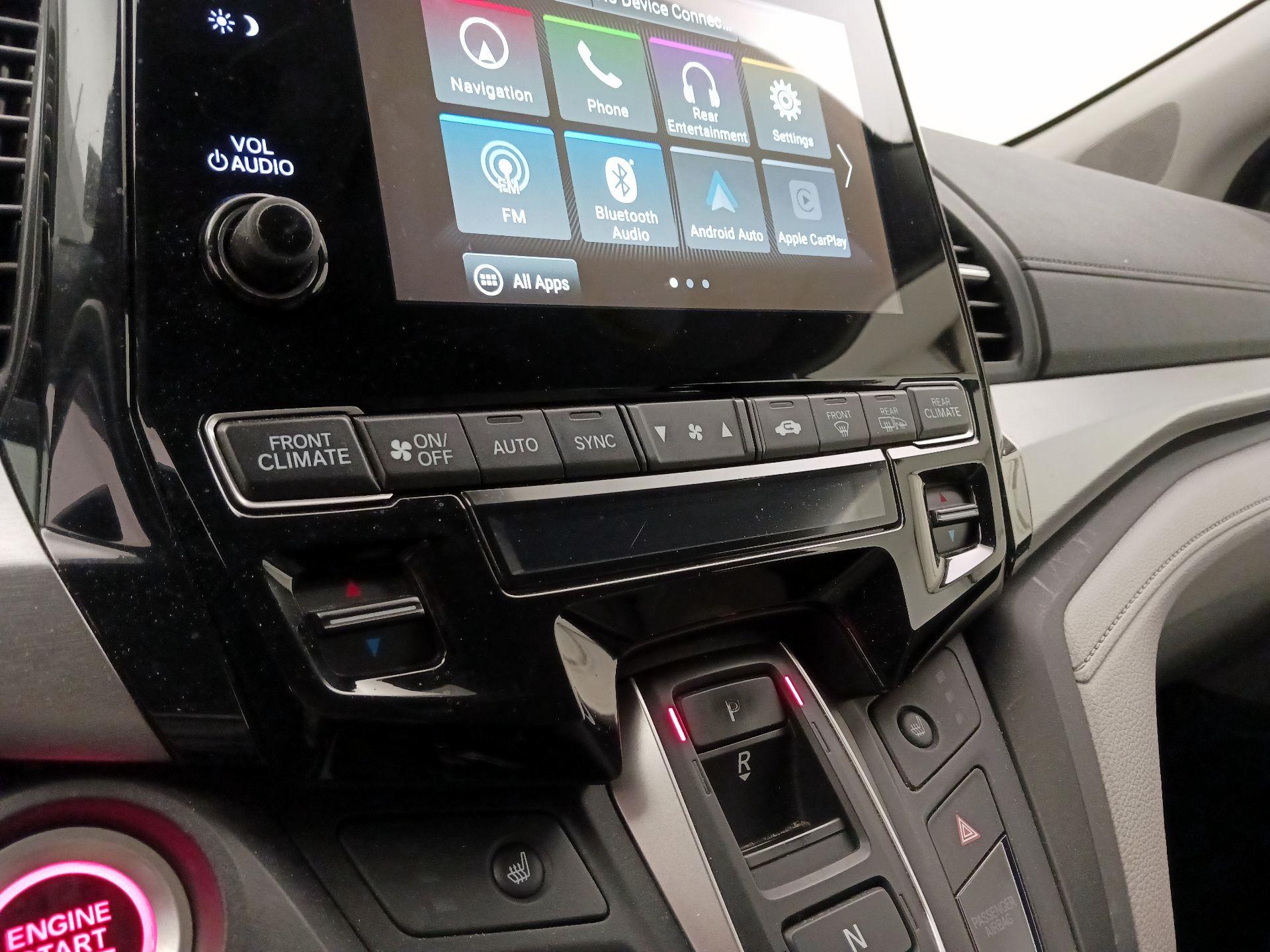 Thumbnail: 2018 Honda Odyssey - 15