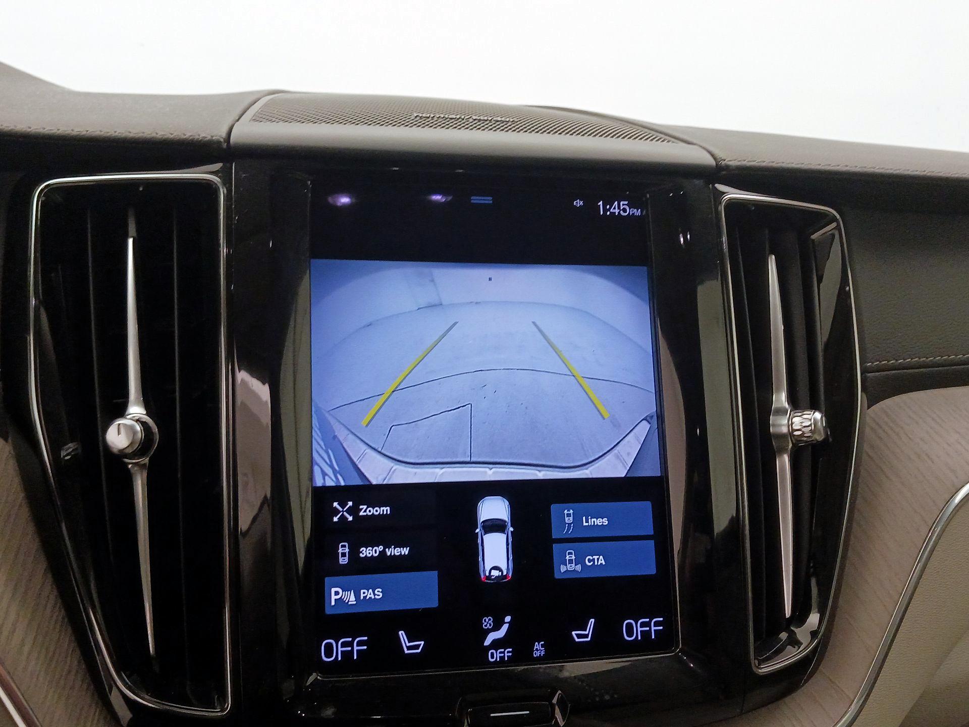 Thumbnail: 2021 Volvo XC60 - 13