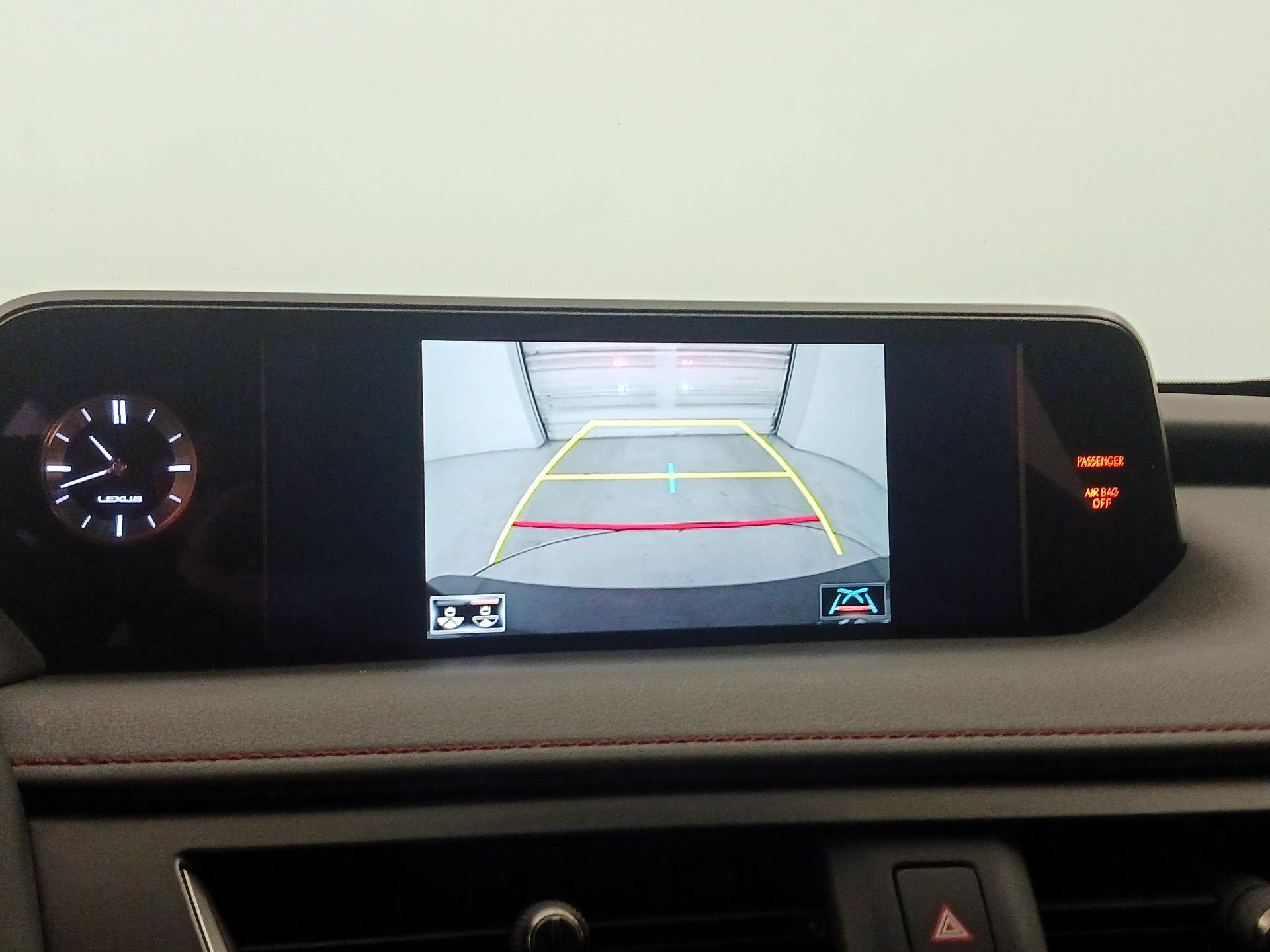 Thumbnail: 2019 Lexus UX - 15