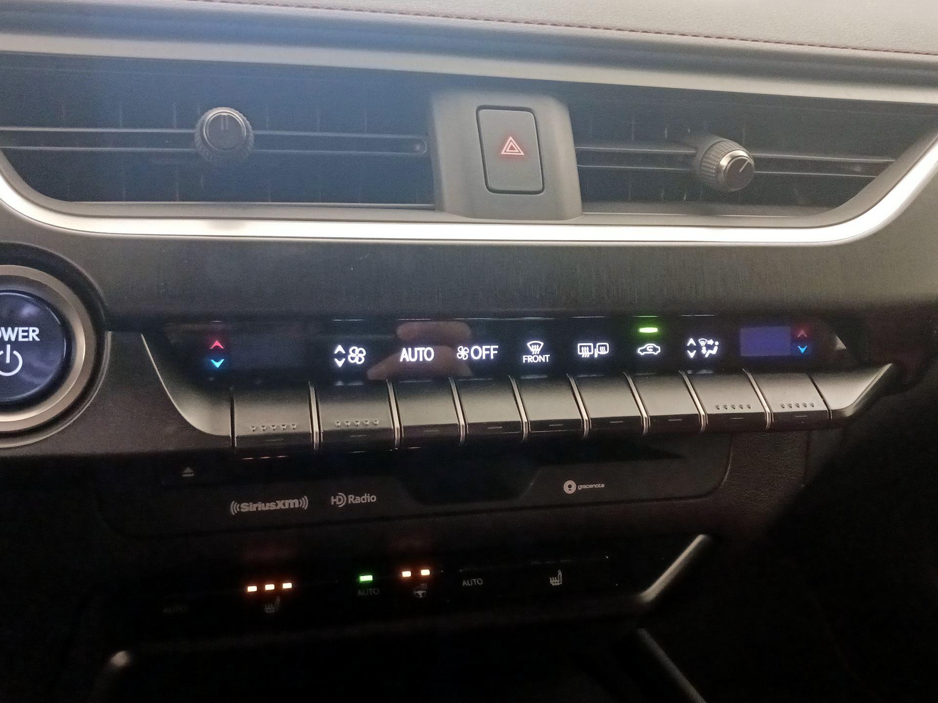 Thumbnail: 2019 Lexus UX - 17