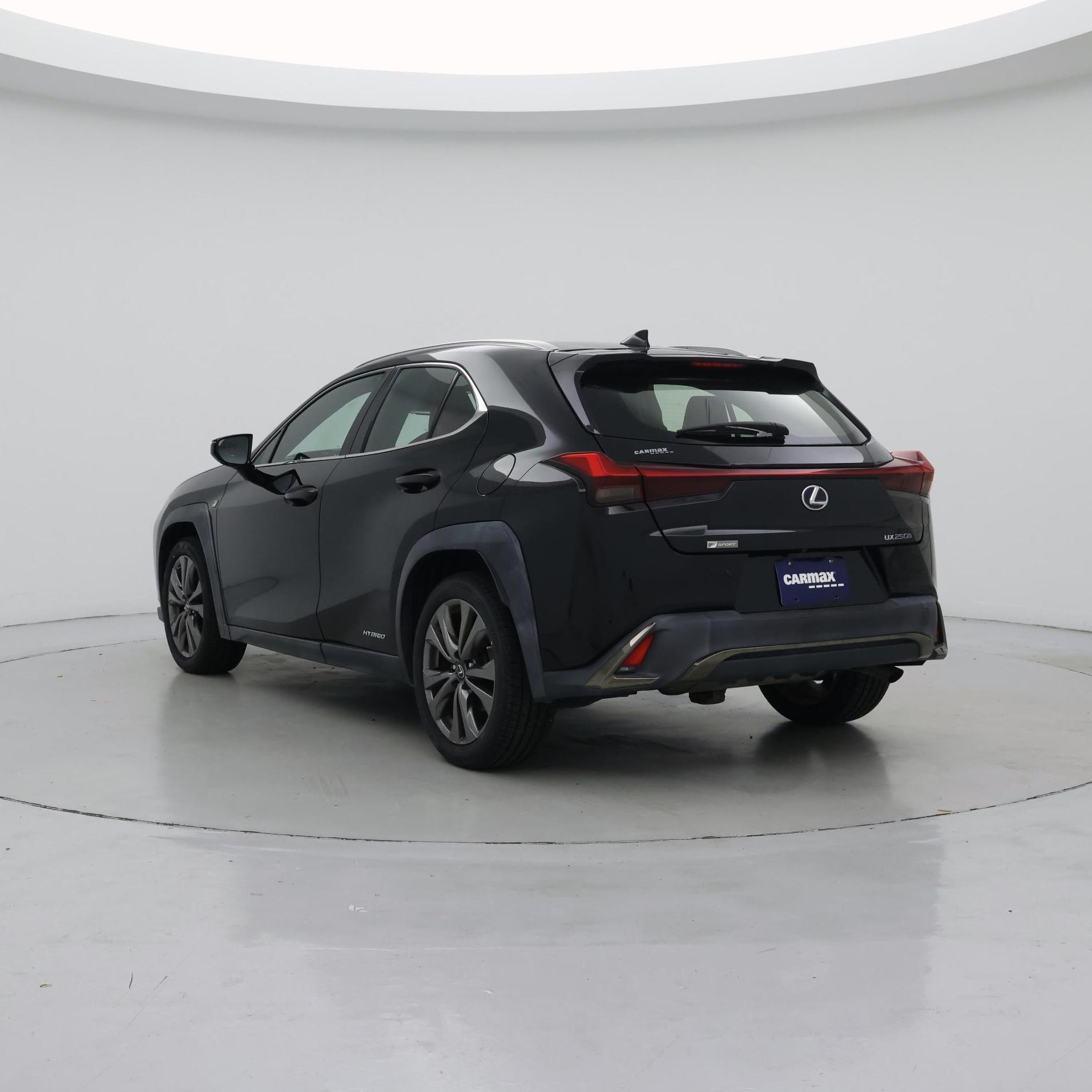 Thumbnail: 2019 Lexus UX - 2