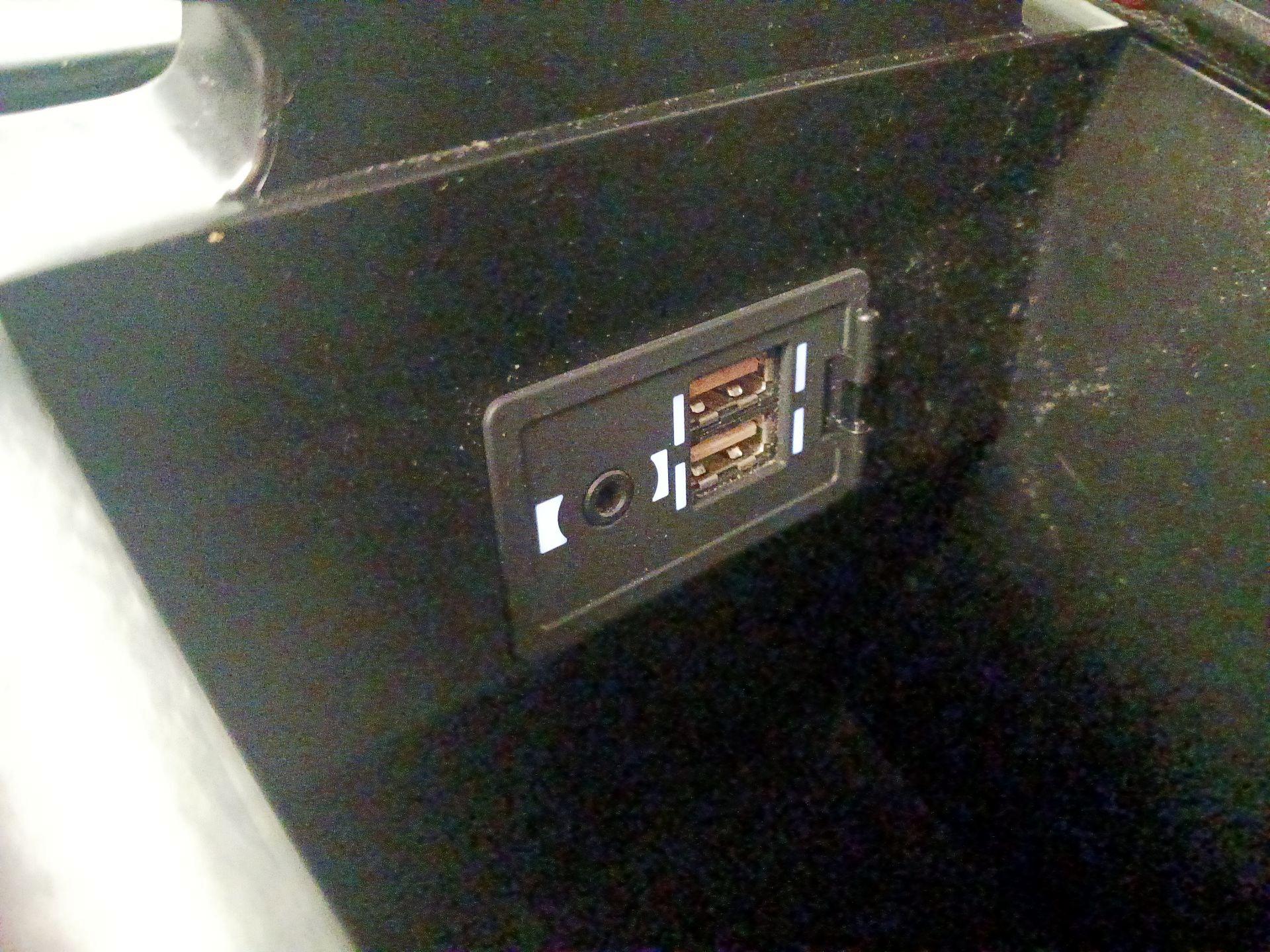 Thumbnail: 2019 Lexus UX - 19