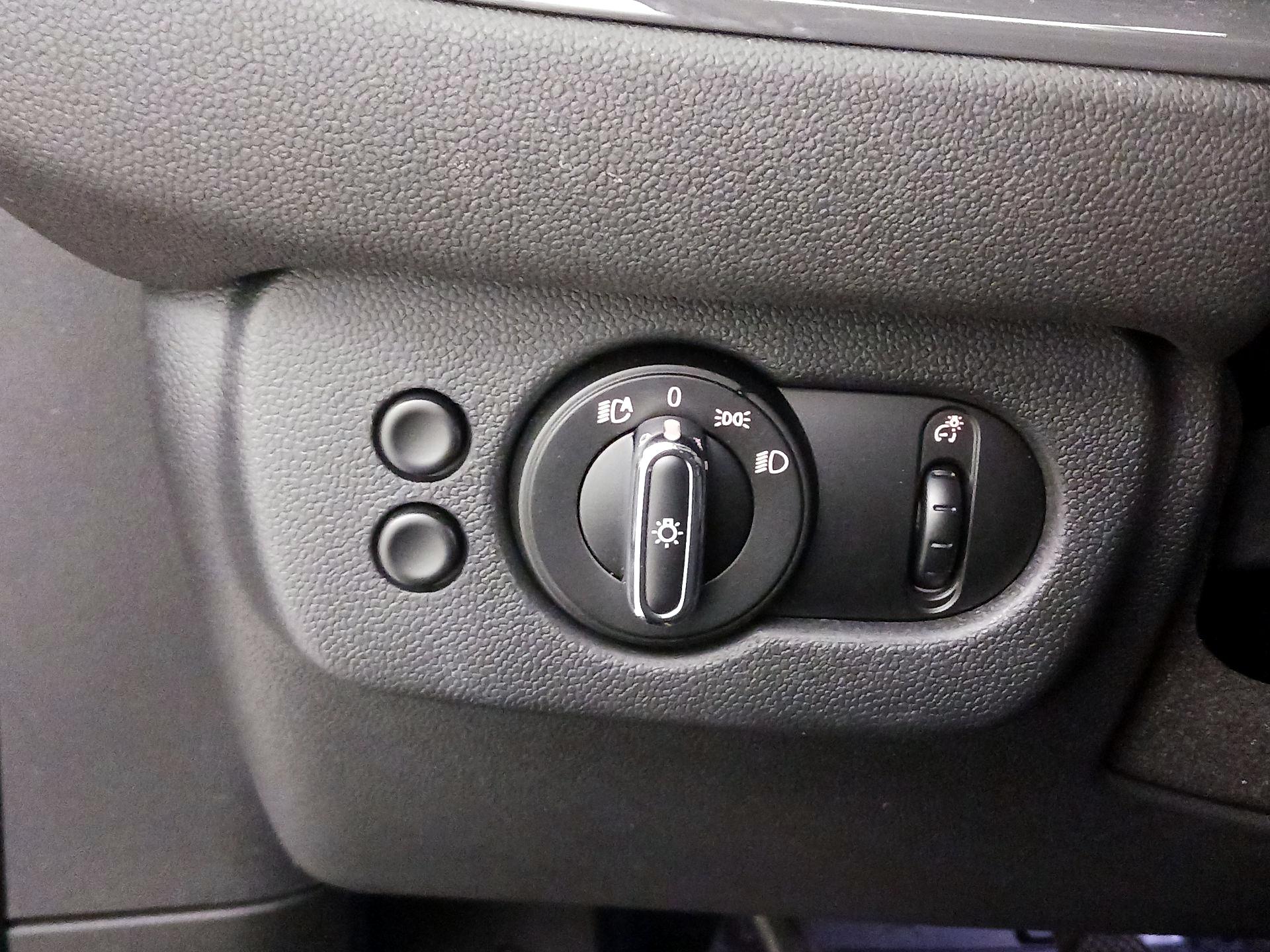 Thumbnail: 2019 MINI Cooper Clubman - 13