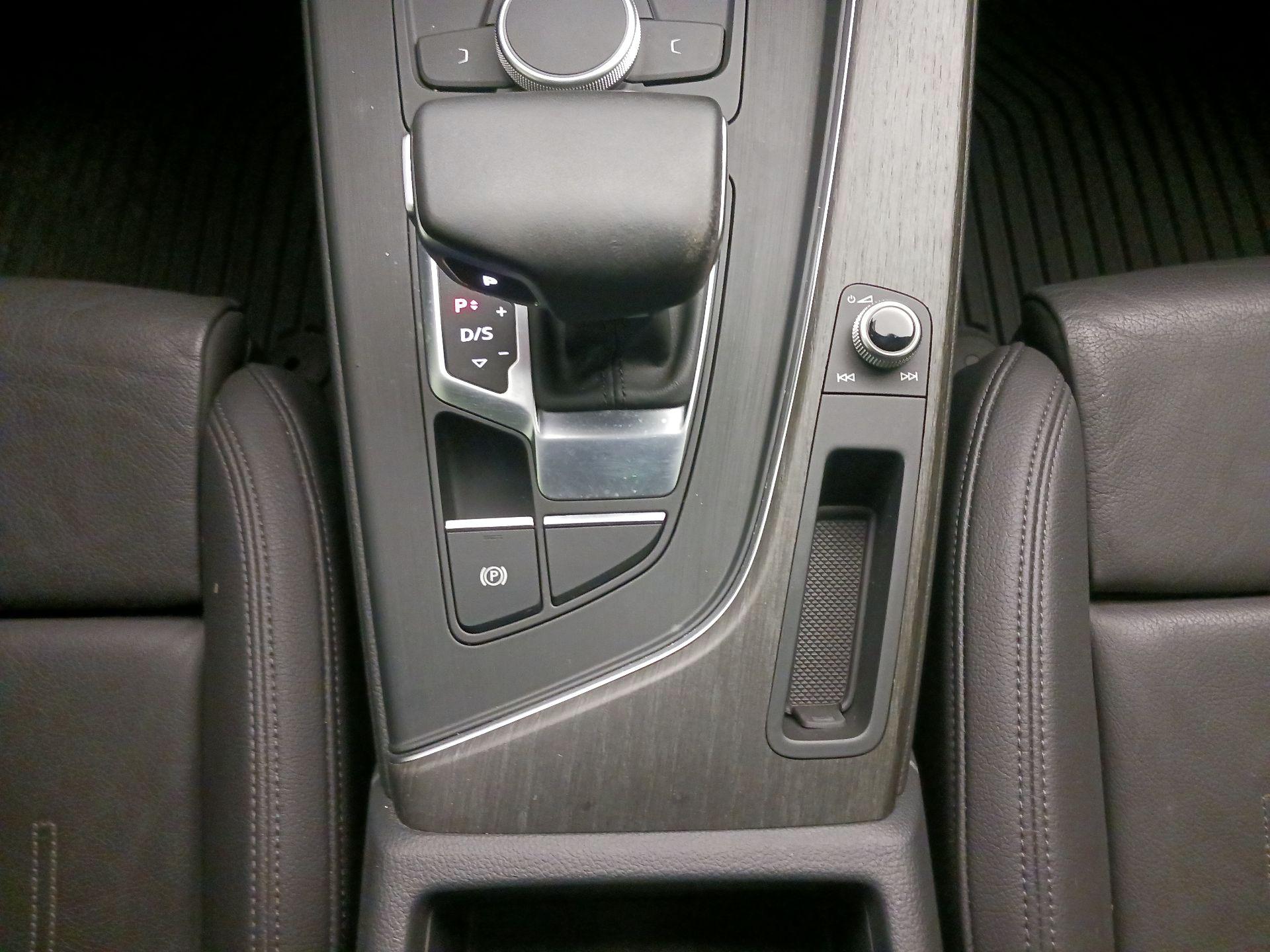 Thumbnail: 2019 Audi A4 - 17