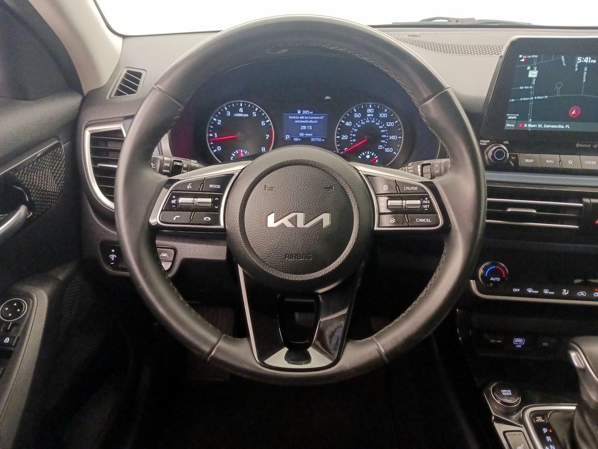 Thumbnail: 2022 Kia Seltos - 10