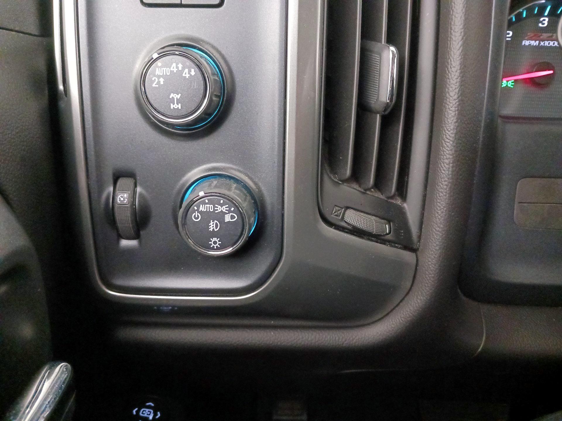 Thumbnail: 2019 Chevrolet Silverado 1500 - 13