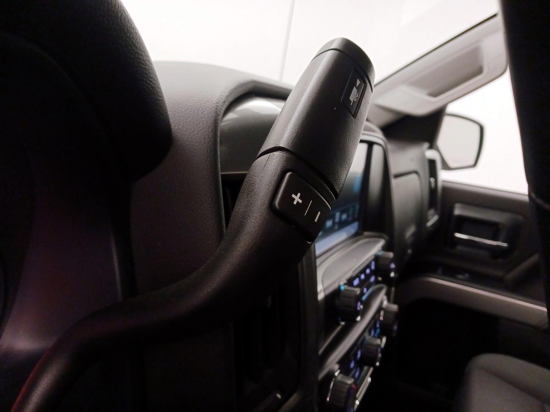 Thumbnail: 2019 Chevrolet Silverado 1500 - 17