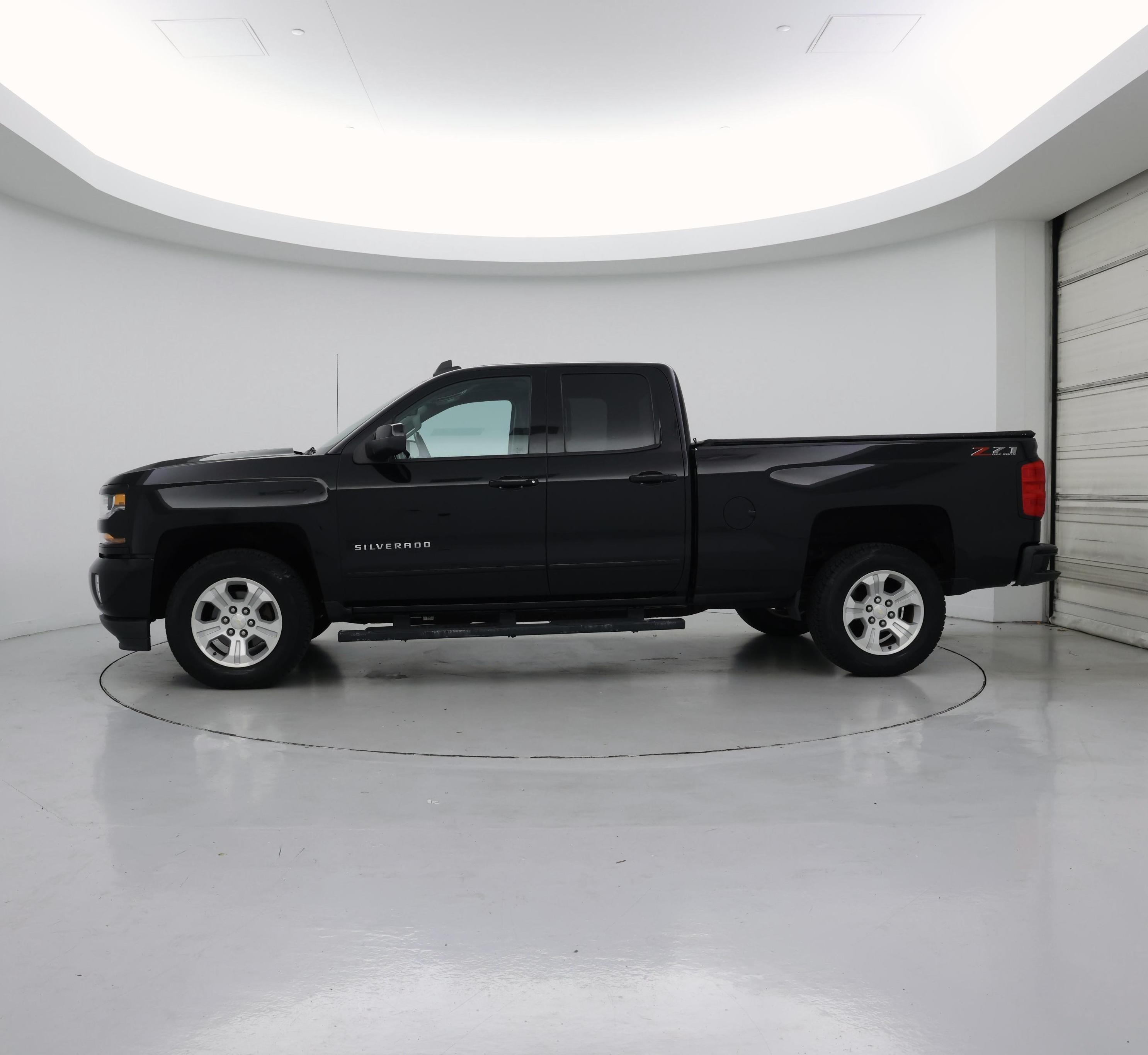 Thumbnail: 2019 Chevrolet Silverado 1500 - 3