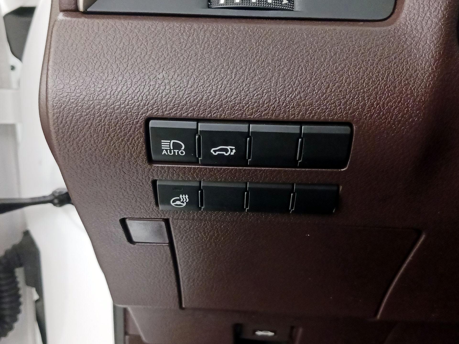 Thumbnail: 2017 Lexus RX - 13