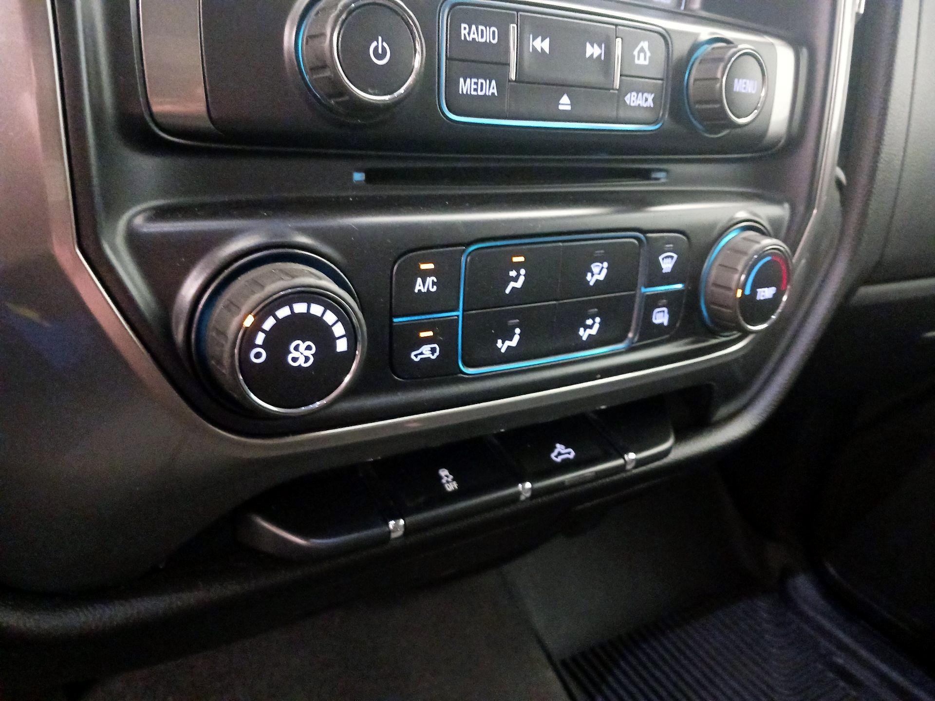 Thumbnail: 2019 Chevrolet Silverado 1500 - 16