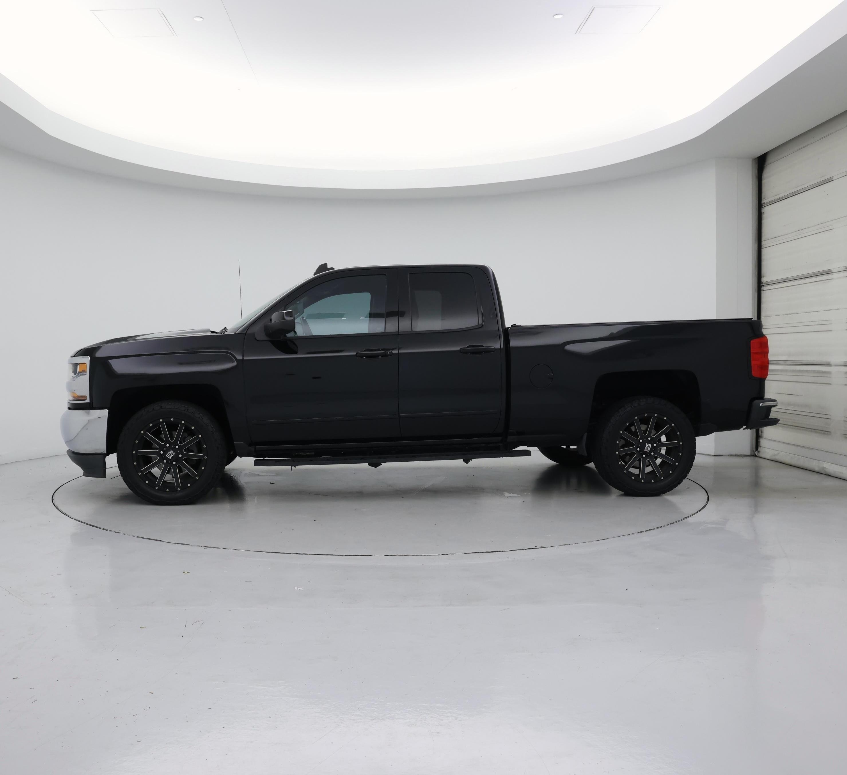 Thumbnail: 2019 Chevrolet Silverado 1500 - 3