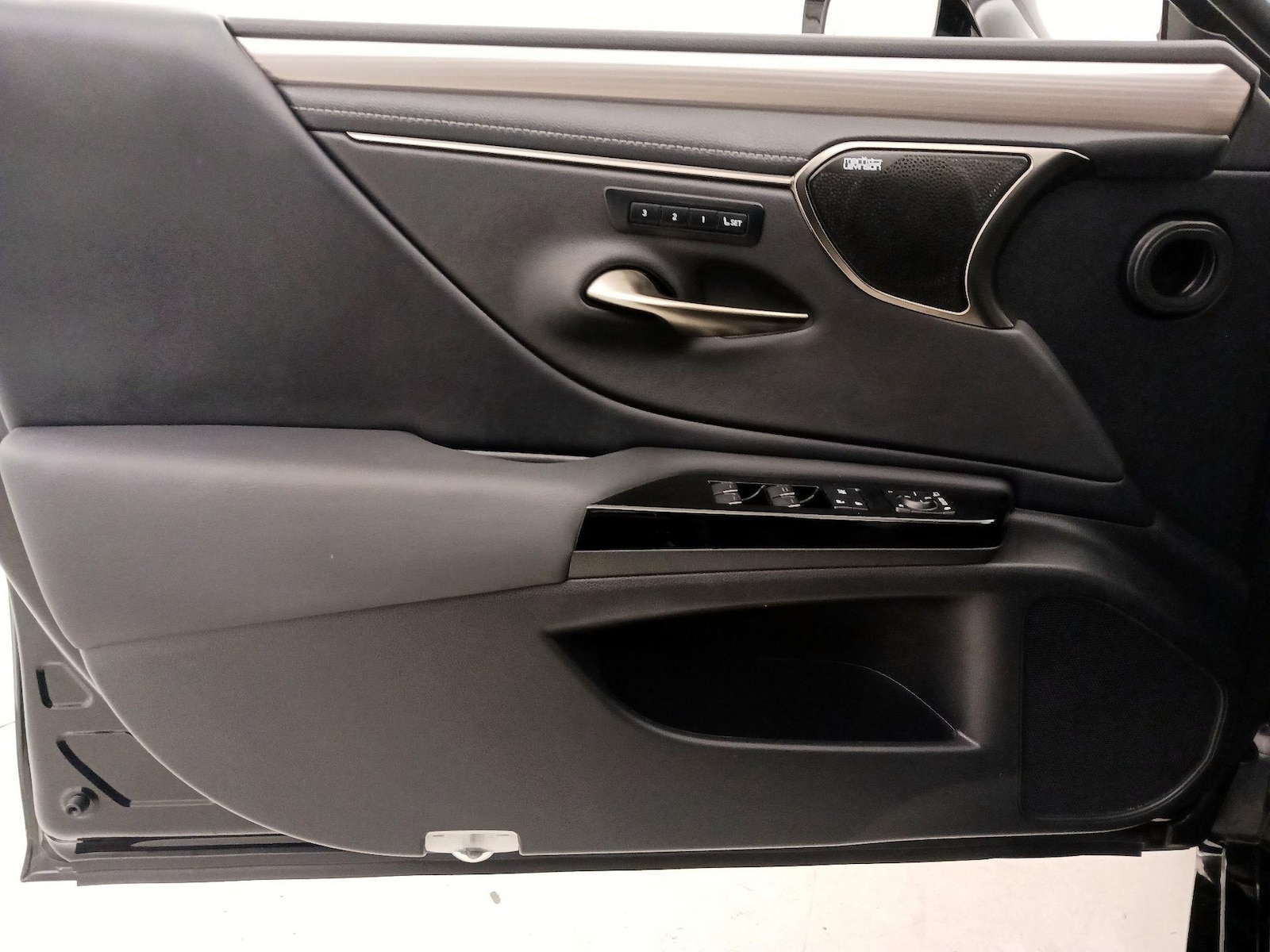 2022 Lexus ES F SPORT - Photo 13