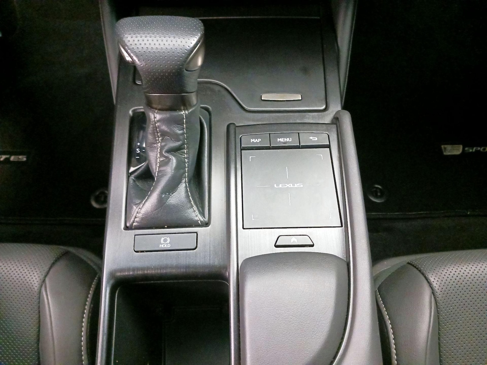 2022 Lexus ES F SPORT - Photo 19