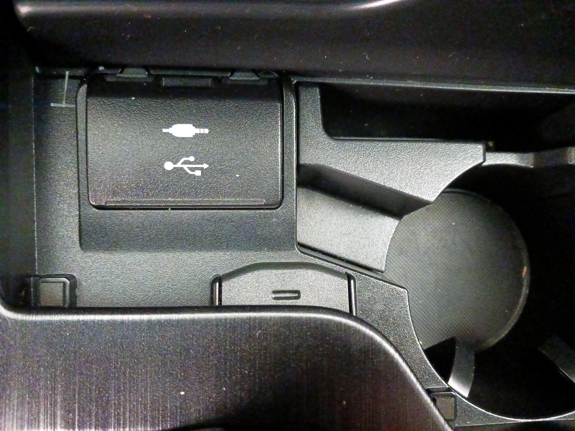 Thumbnail: 2022 Lexus ES - 19