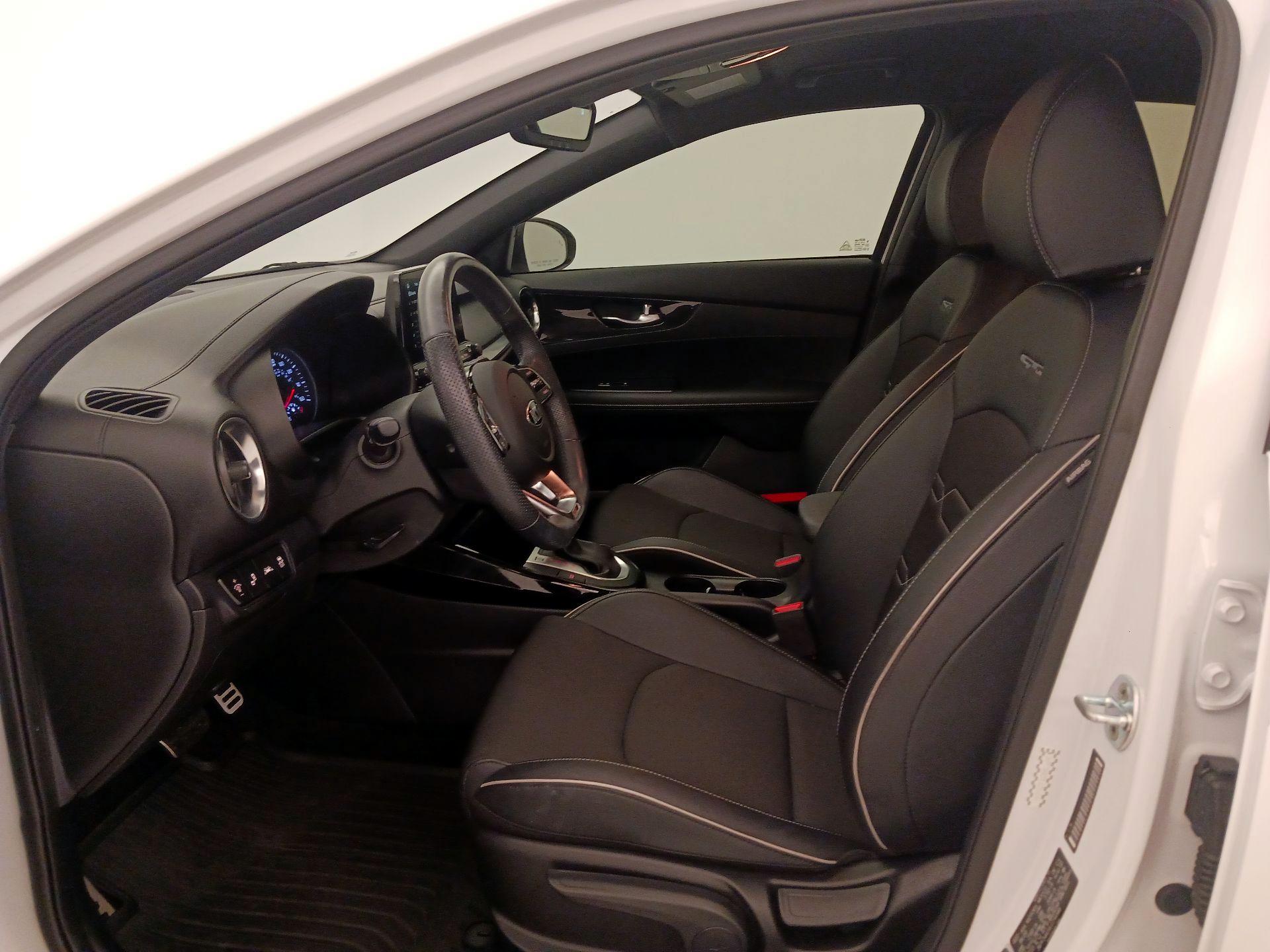 Thumbnail: 2020 Kia Forte - 11