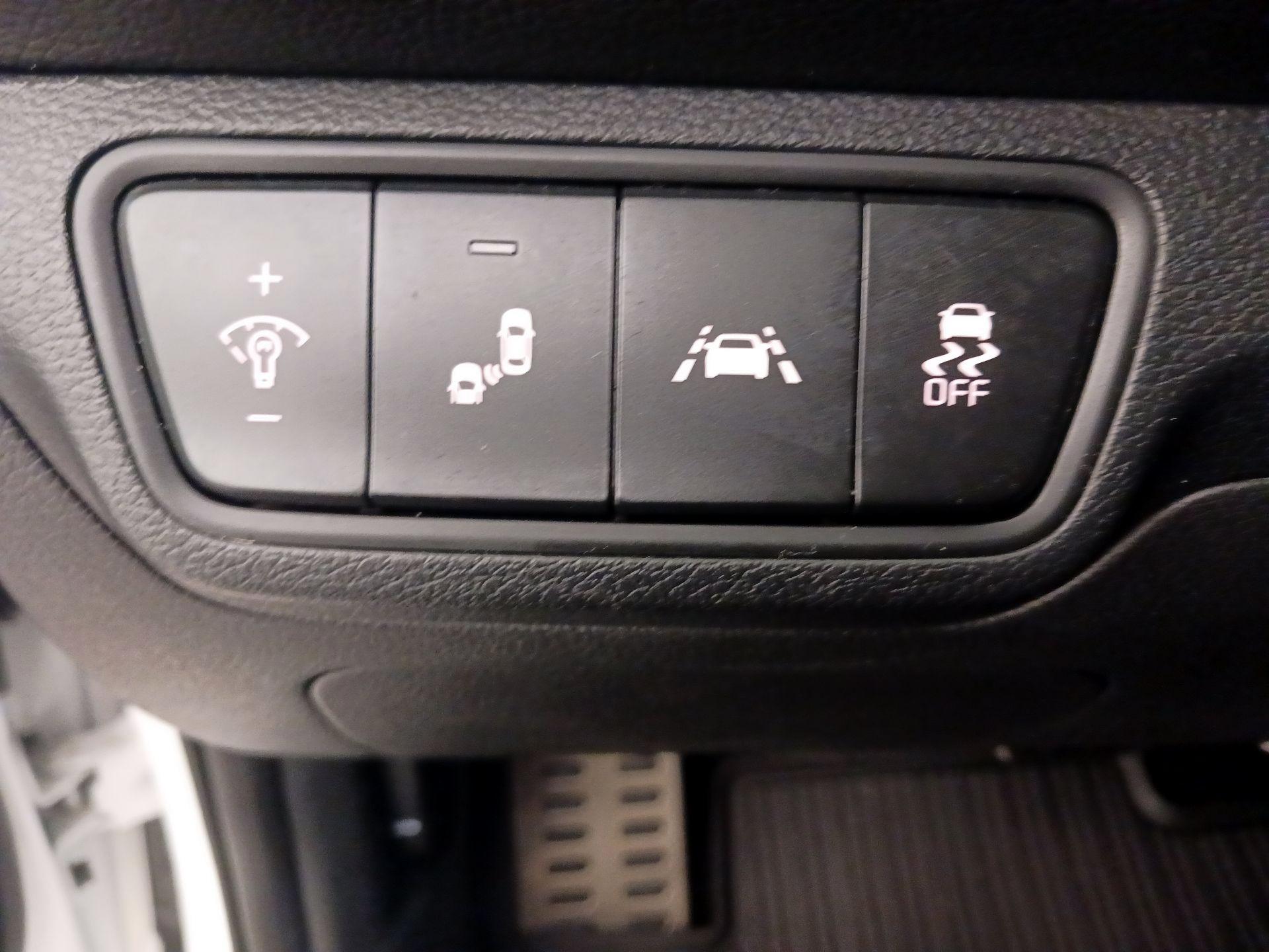 Thumbnail: 2020 Kia Forte - 13