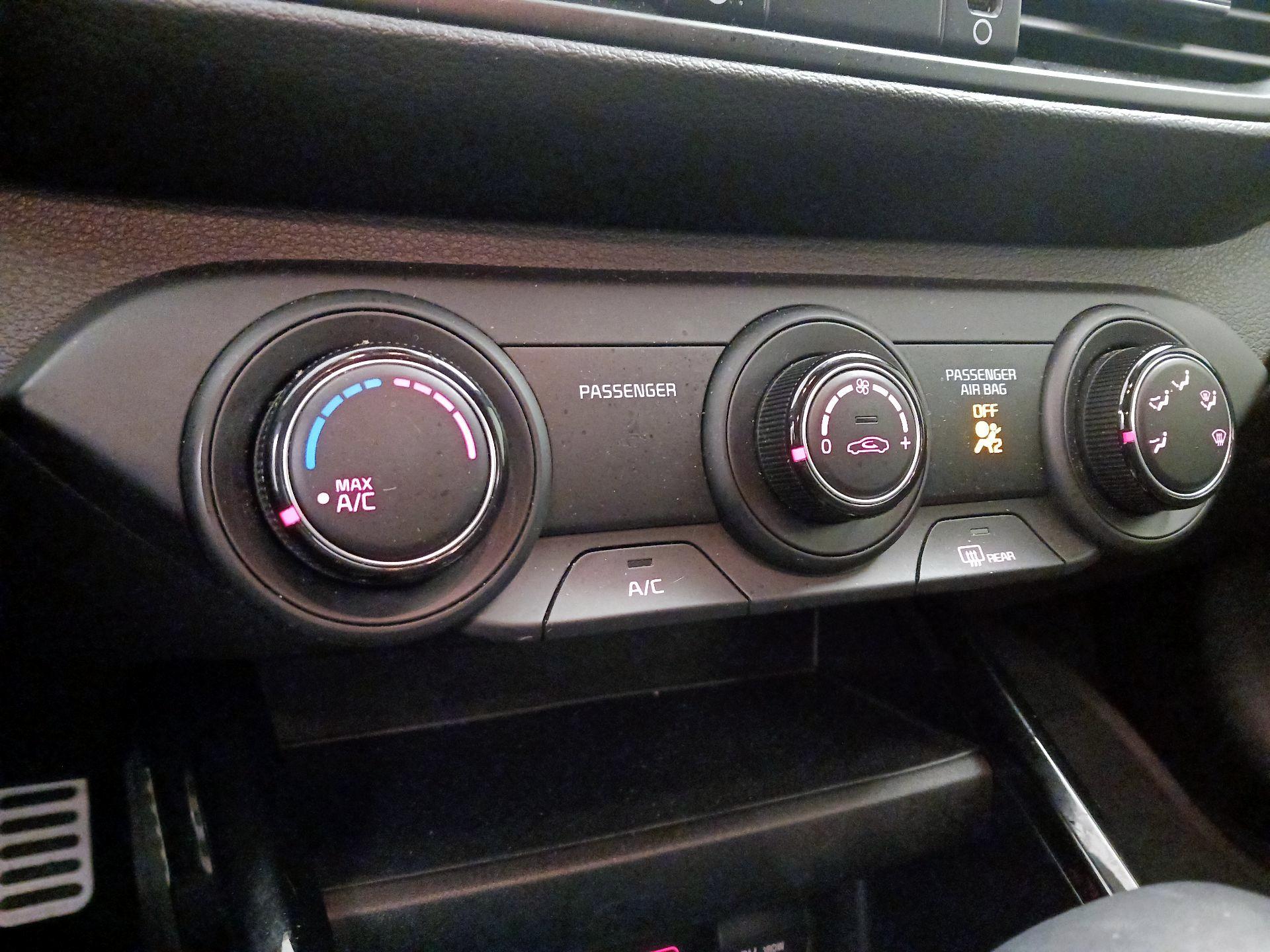 Thumbnail: 2020 Kia Forte - 16