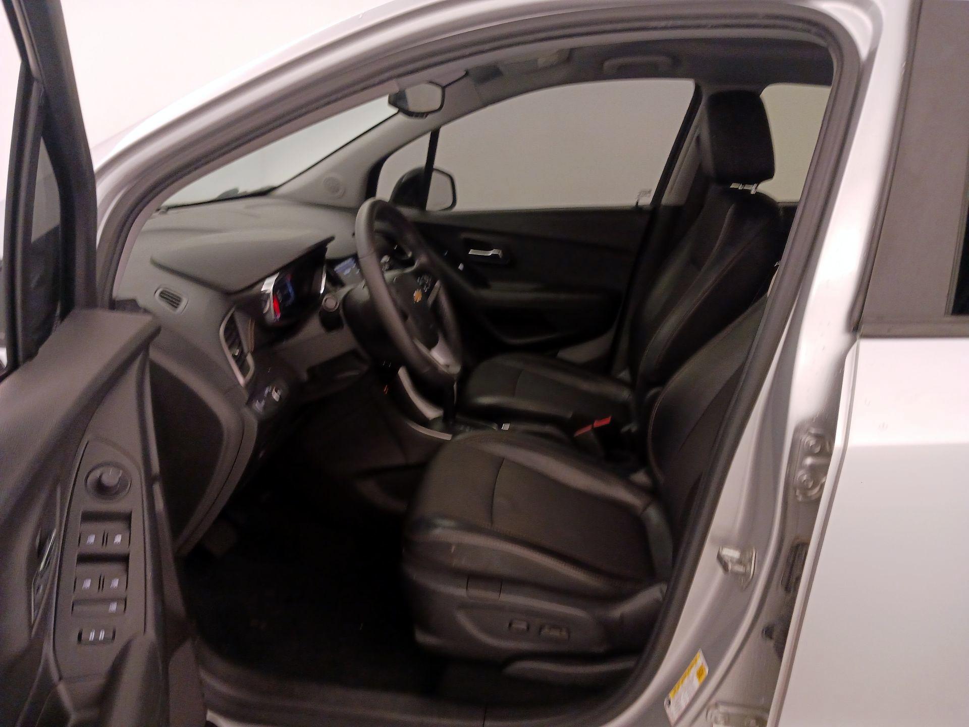 Thumbnail: 2018 Chevrolet Trax - 11