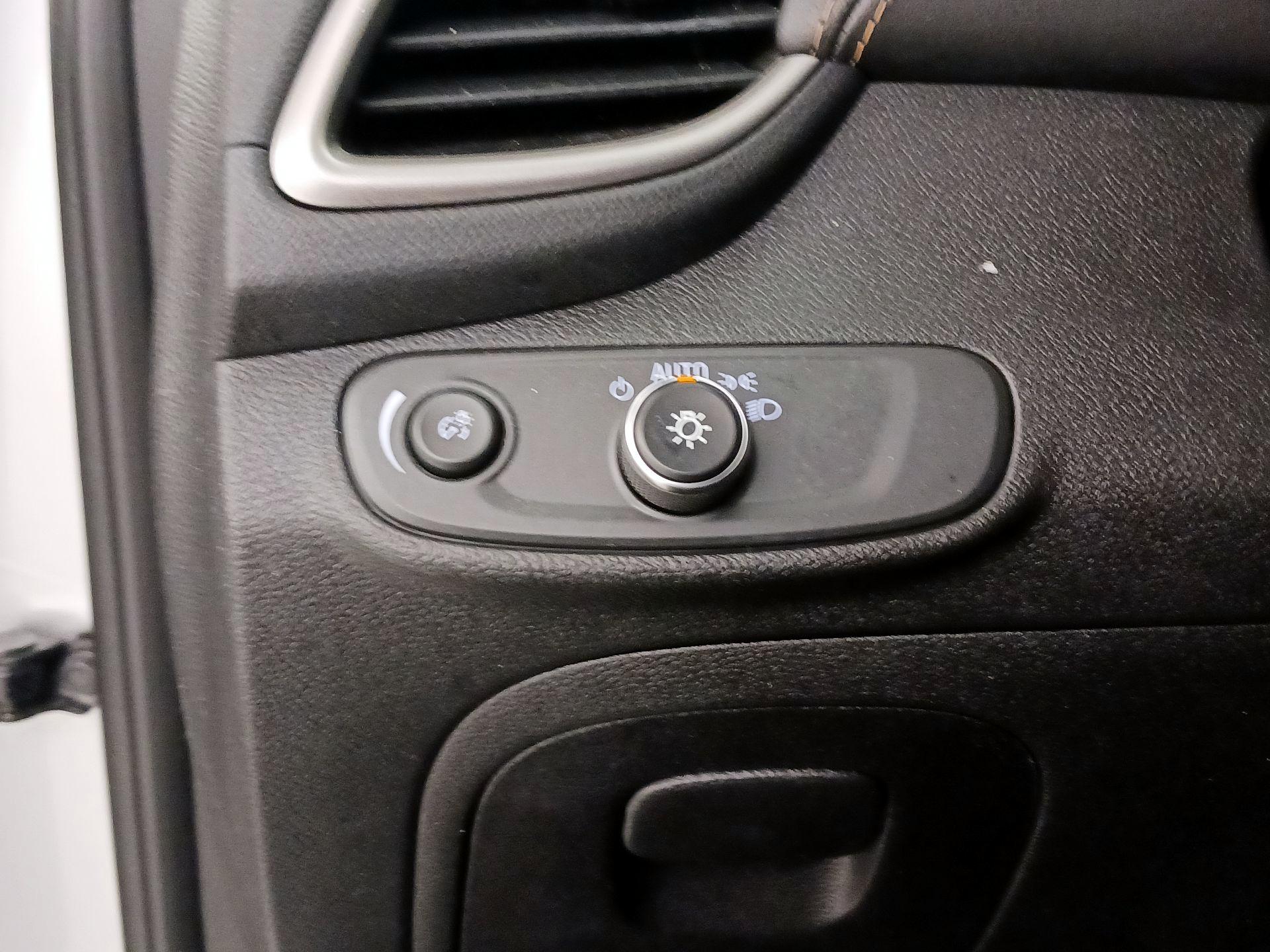 Thumbnail: 2018 Chevrolet Trax - 13