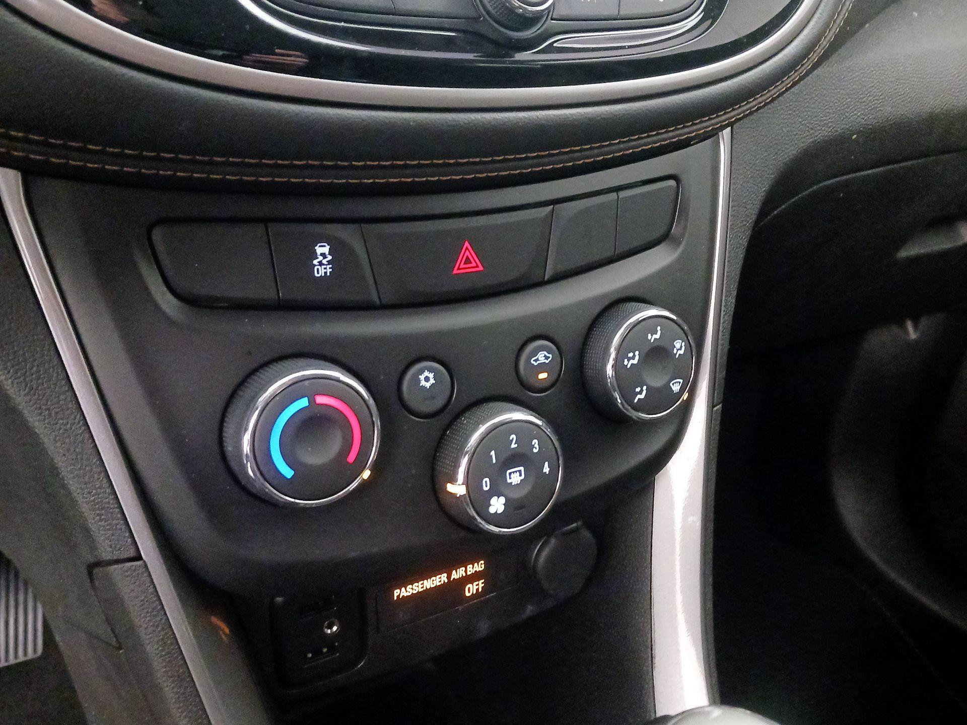 Thumbnail: 2018 Chevrolet Trax - 16