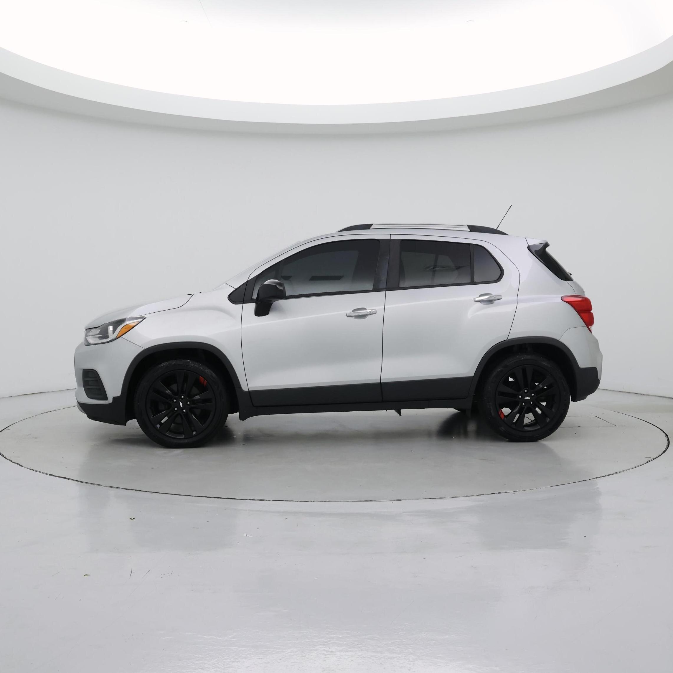 Thumbnail: 2018 Chevrolet Trax - 3