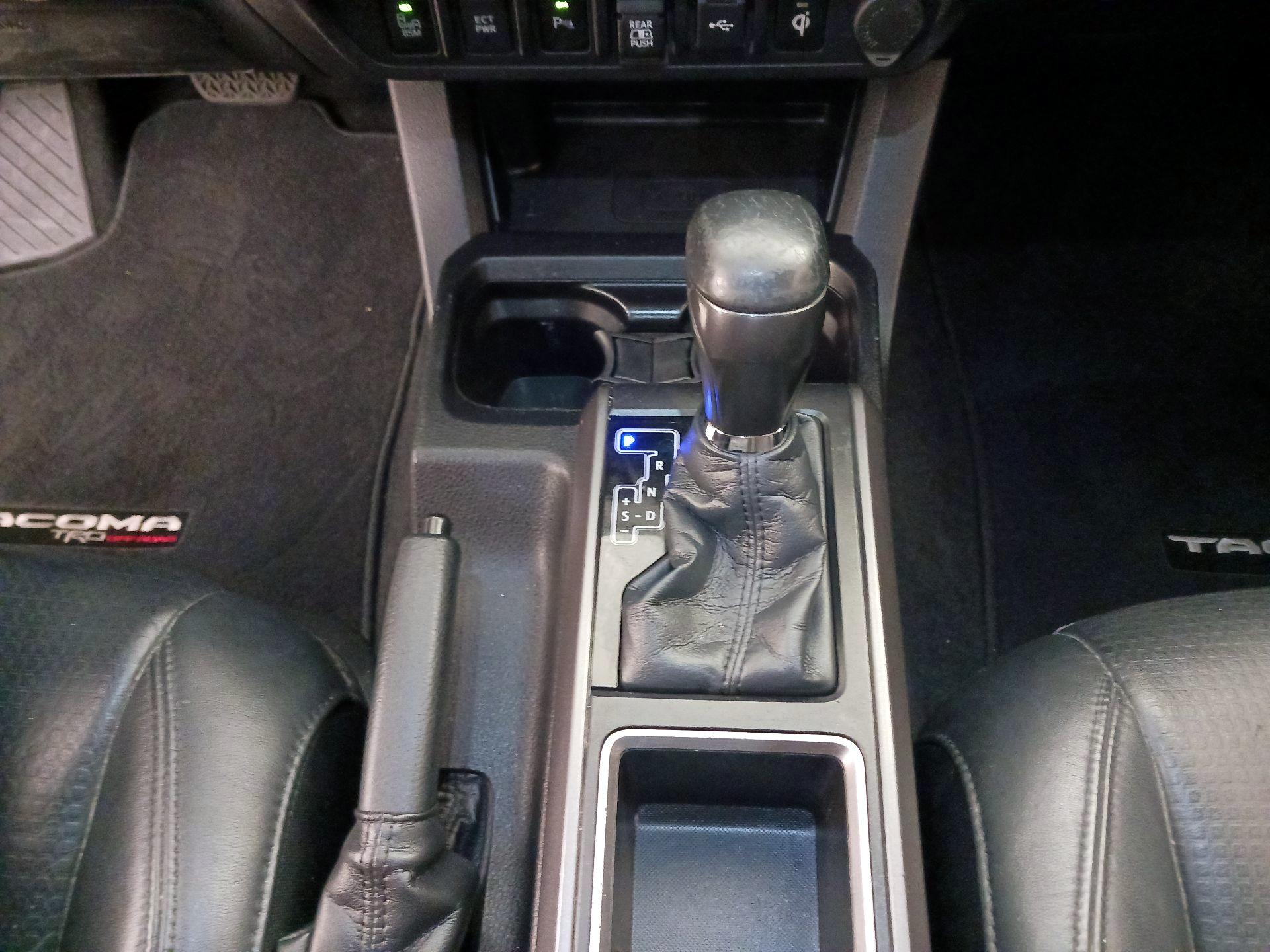 Thumbnail: 2021 Toyota Tacoma - 18