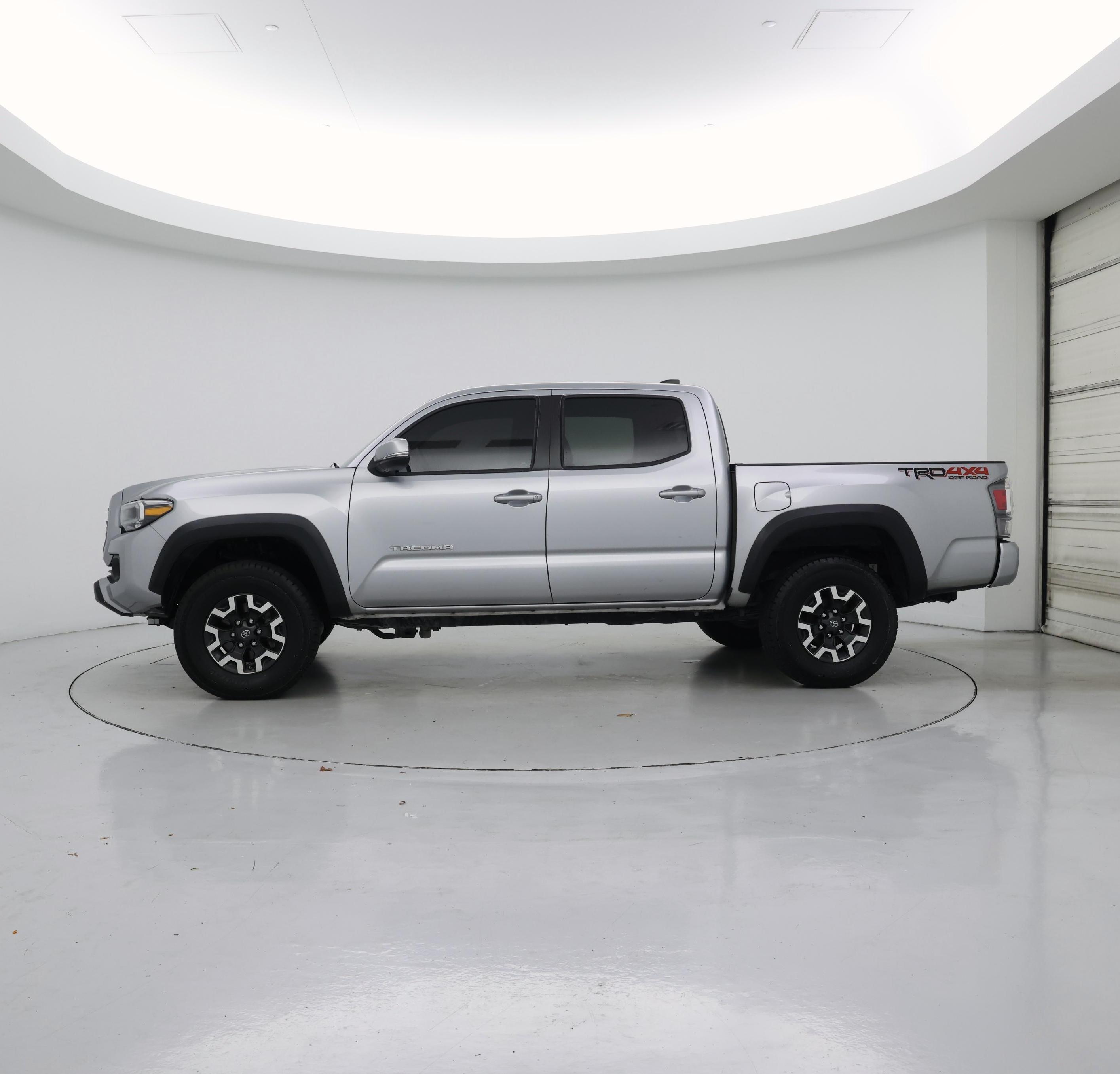 Thumbnail: 2021 Toyota Tacoma - 3