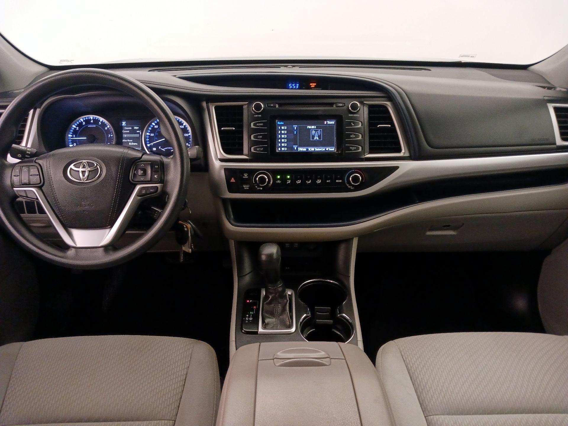 Thumbnail: 2017 Toyota Highlander - 9