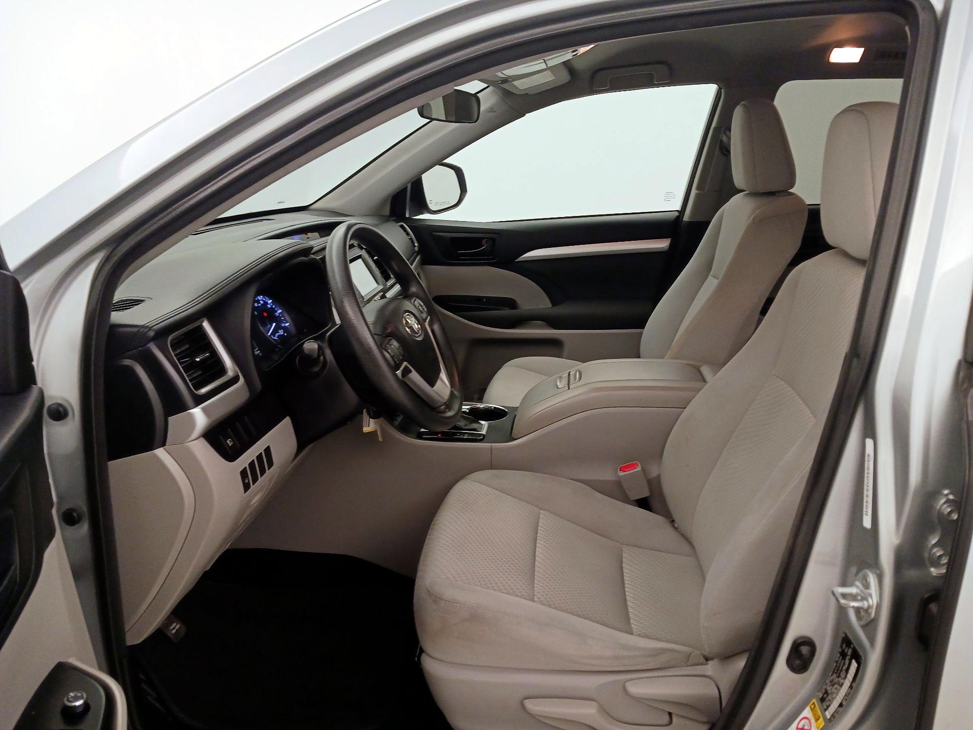 Thumbnail: 2017 Toyota Highlander - 11