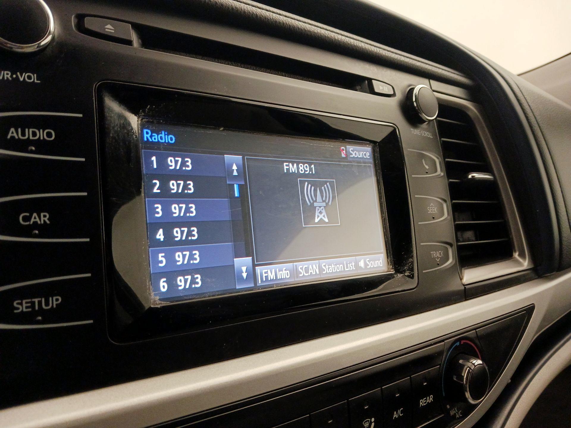 Thumbnail: 2017 Toyota Highlander - 15