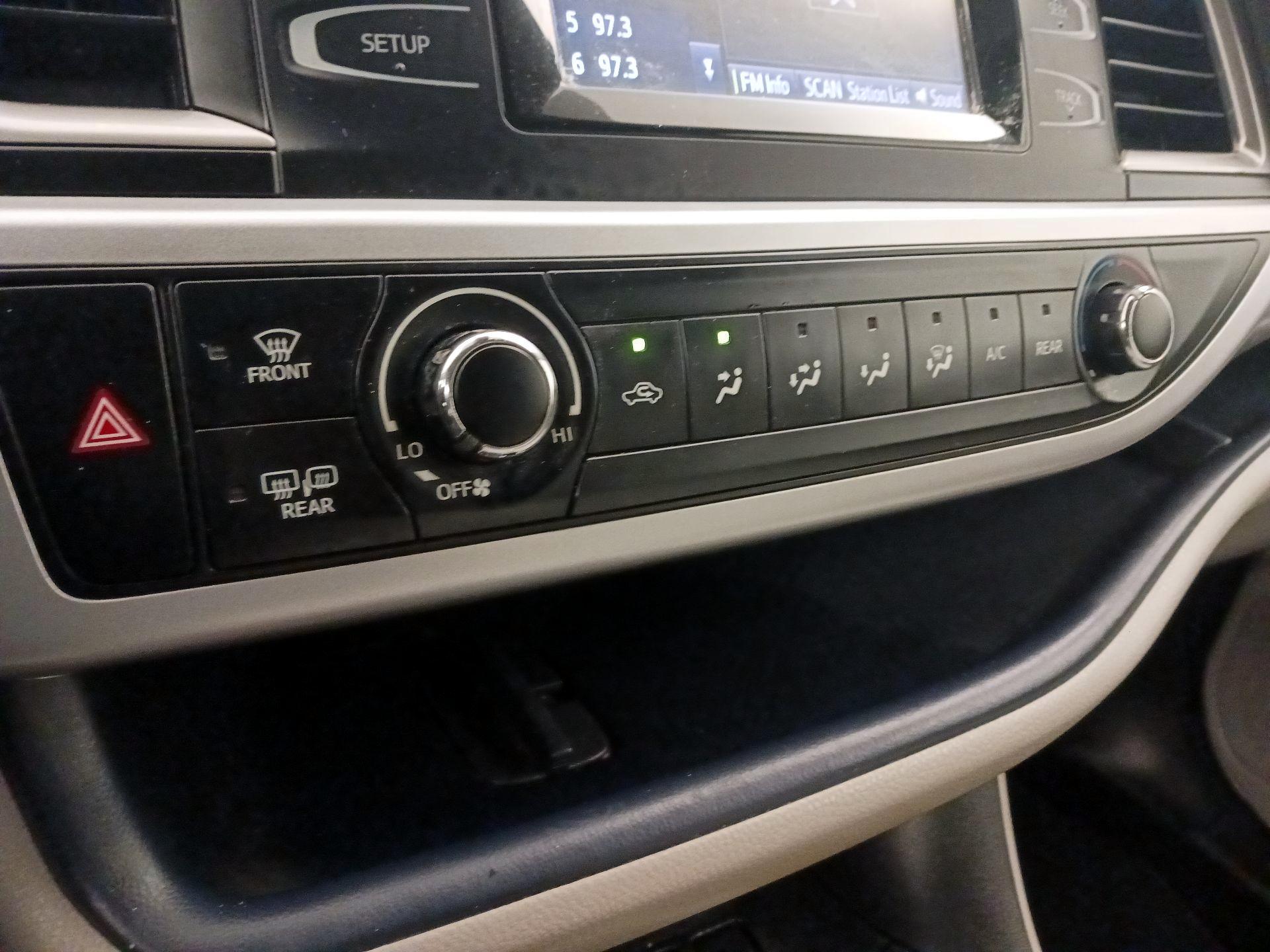 Thumbnail: 2017 Toyota Highlander - 16