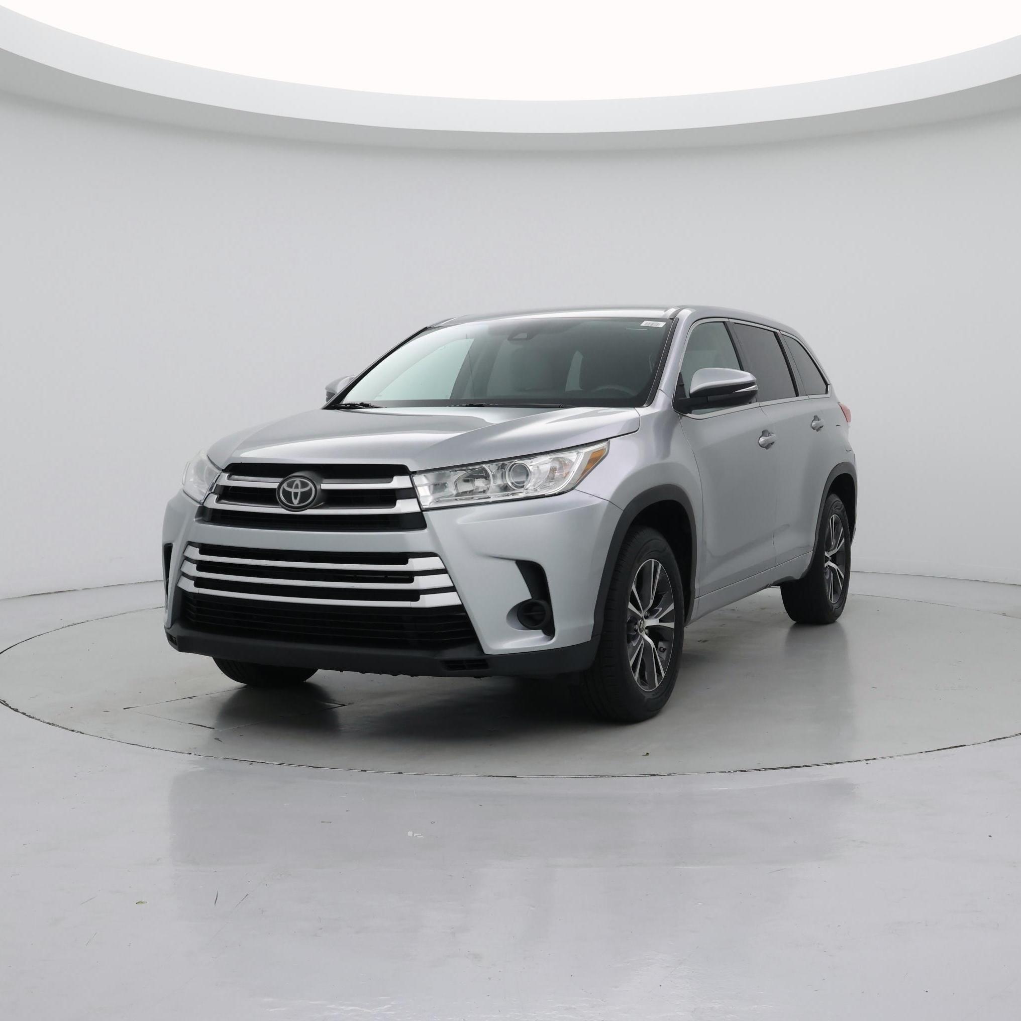 Thumbnail: 2017 Toyota Highlander - 4