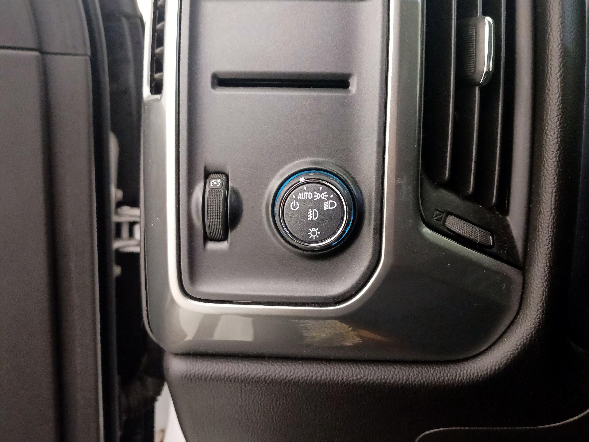 Thumbnail: 2018 Chevrolet Silverado 1500 - 13