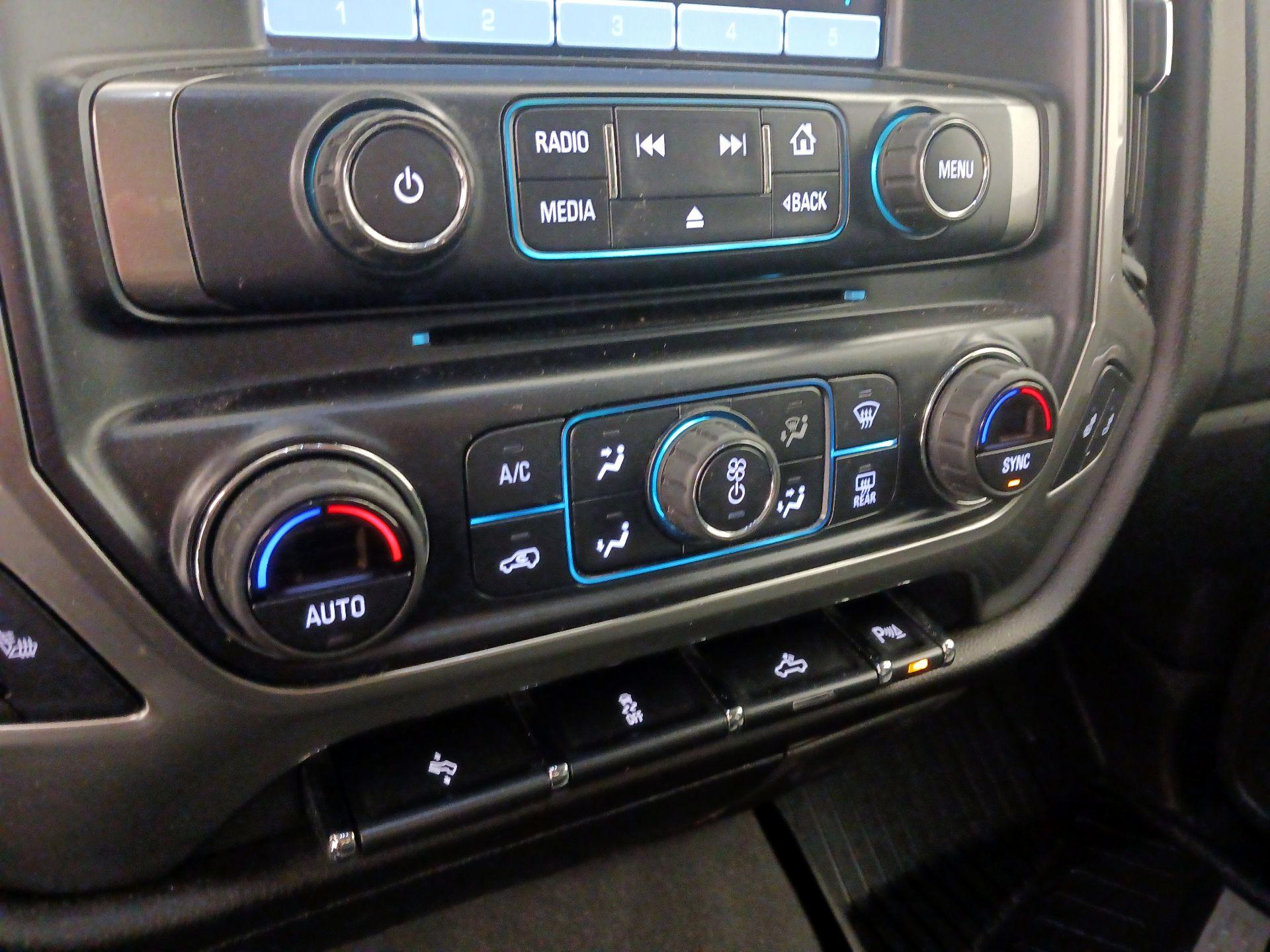 Thumbnail: 2018 Chevrolet Silverado 1500 - 17
