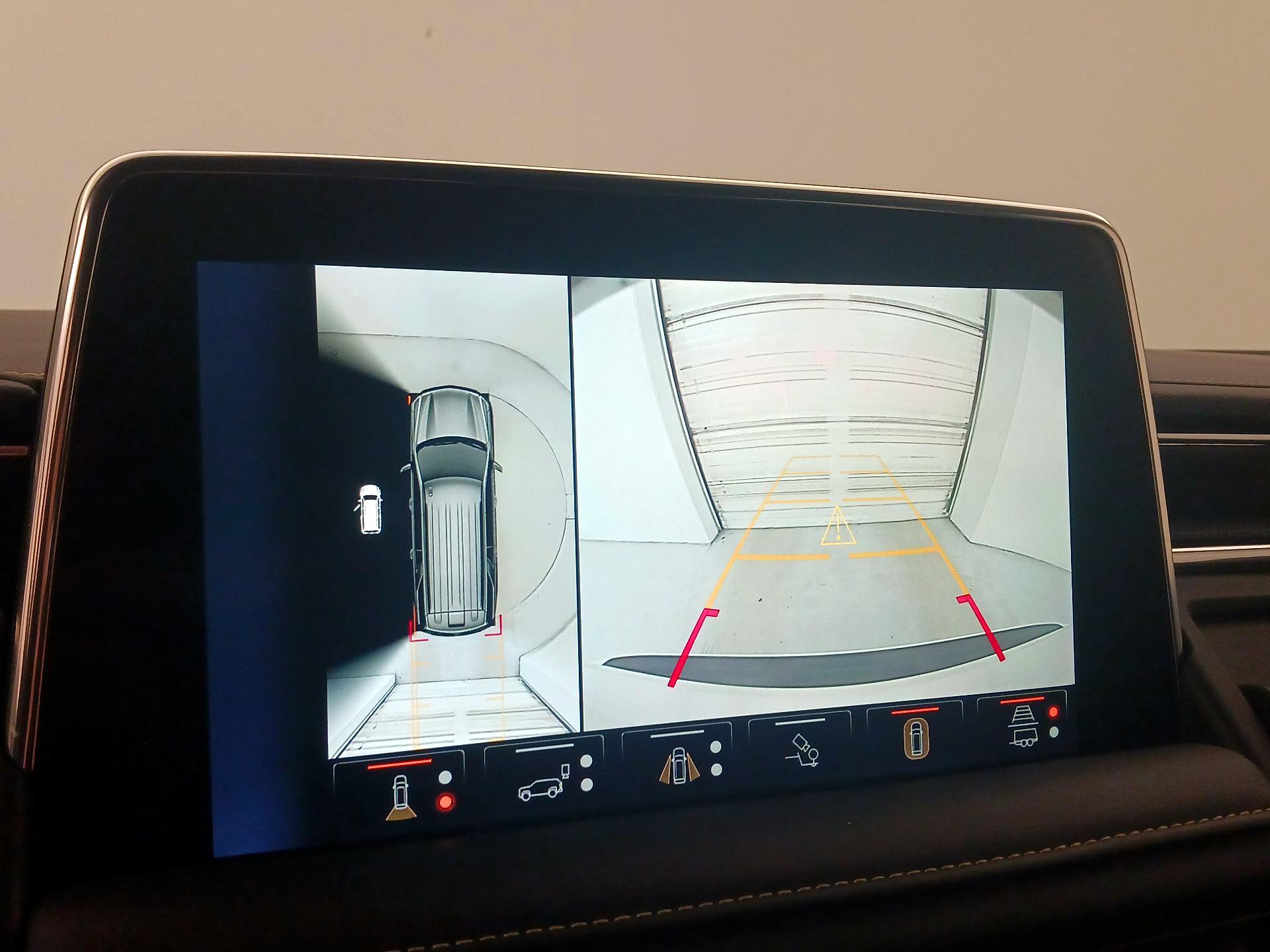 Thumbnail: 2023 Chevrolet Tahoe - 14