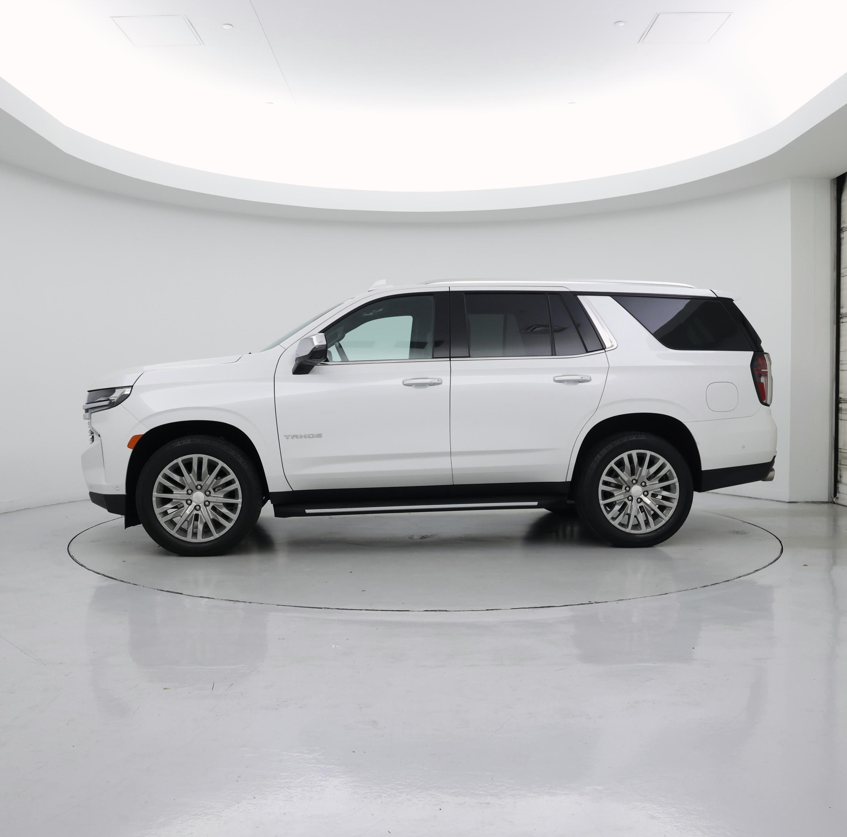 Thumbnail: 2023 Chevrolet Tahoe - 3