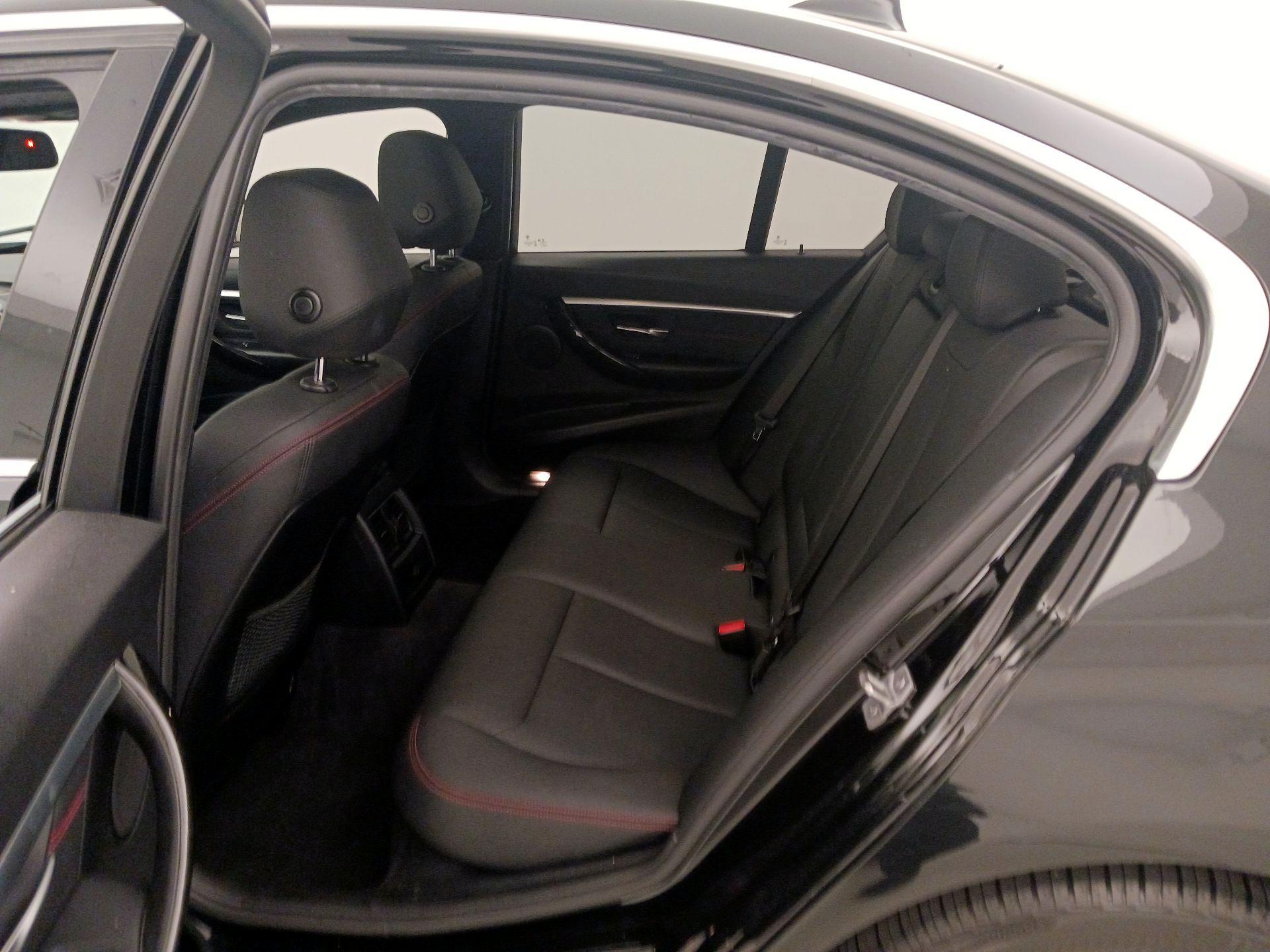 Thumbnail: 2018 BMW 3 Series - 20