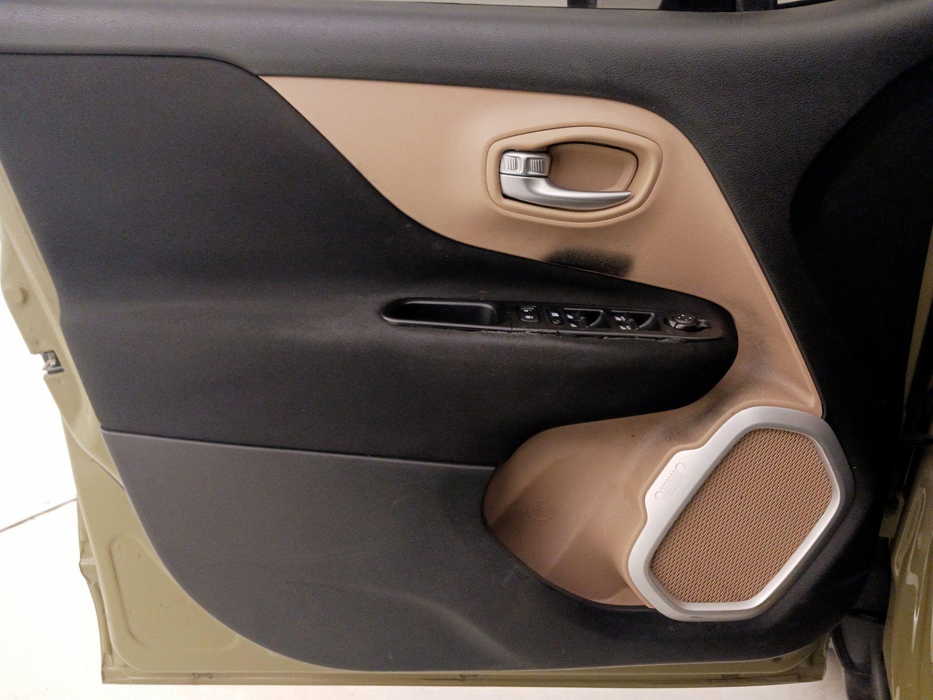 Thumbnail: 2015 Jeep Renegade - 12