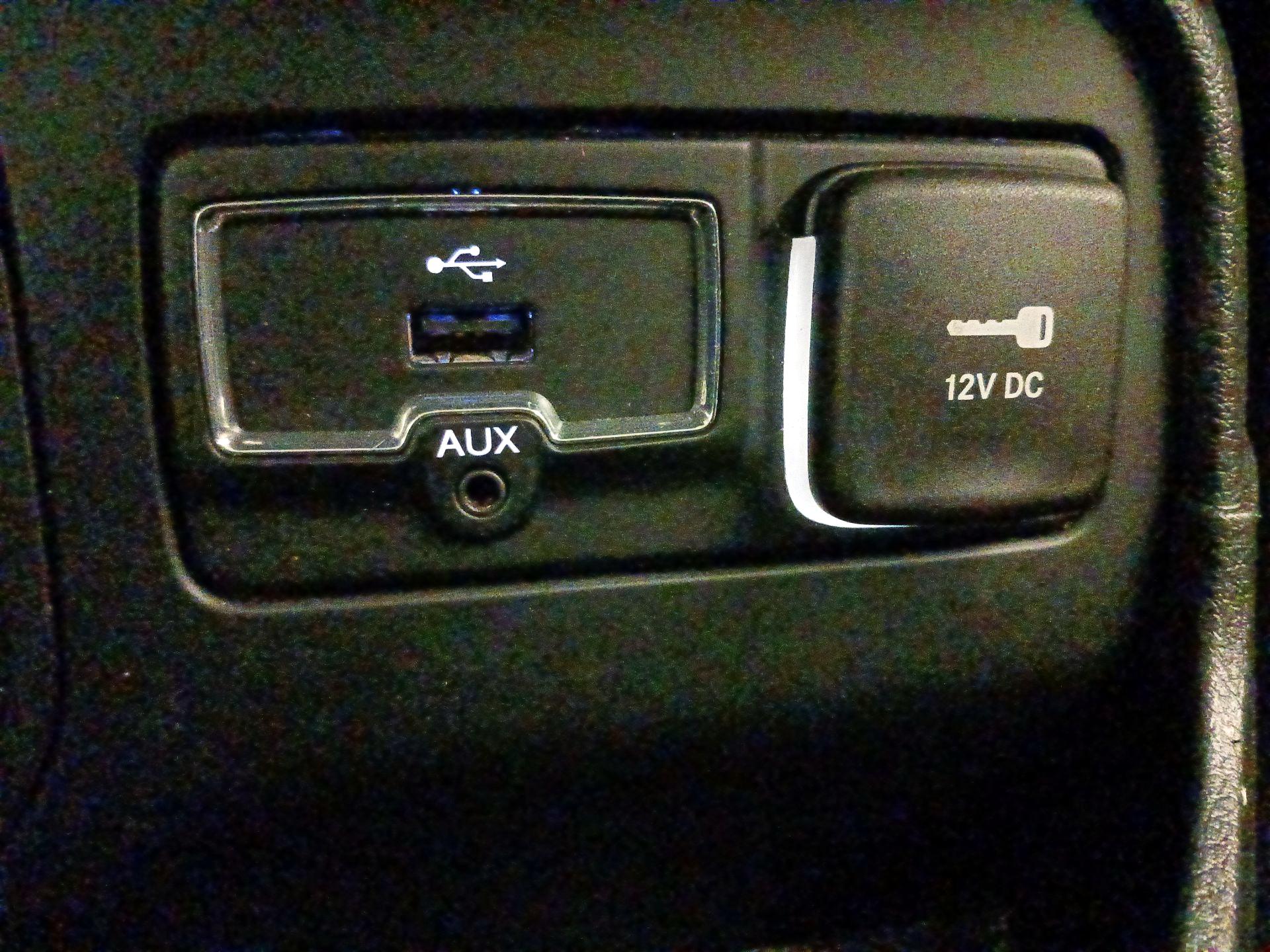 Thumbnail: 2015 Jeep Renegade - 18