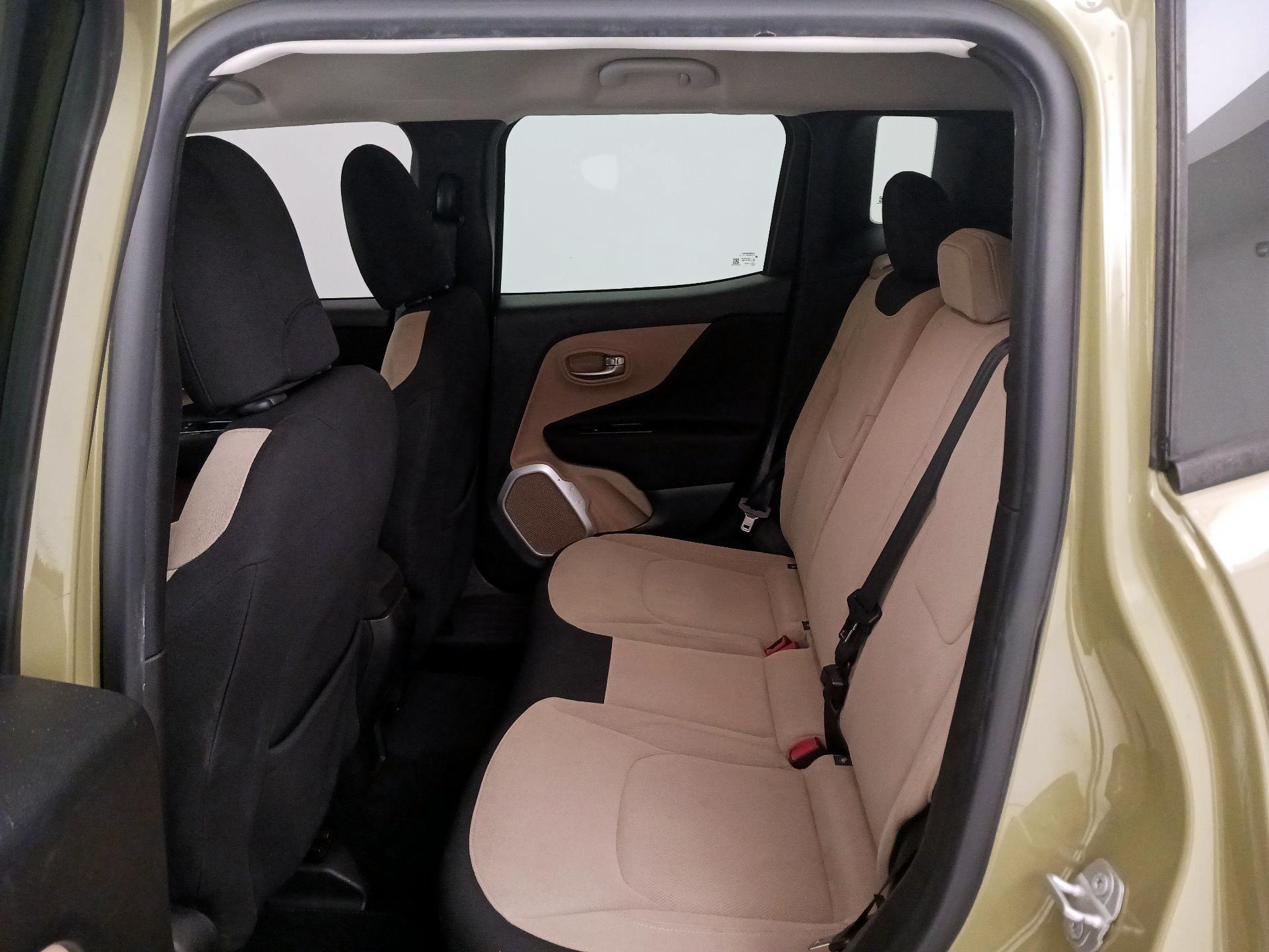 Thumbnail: 2015 Jeep Renegade - 19