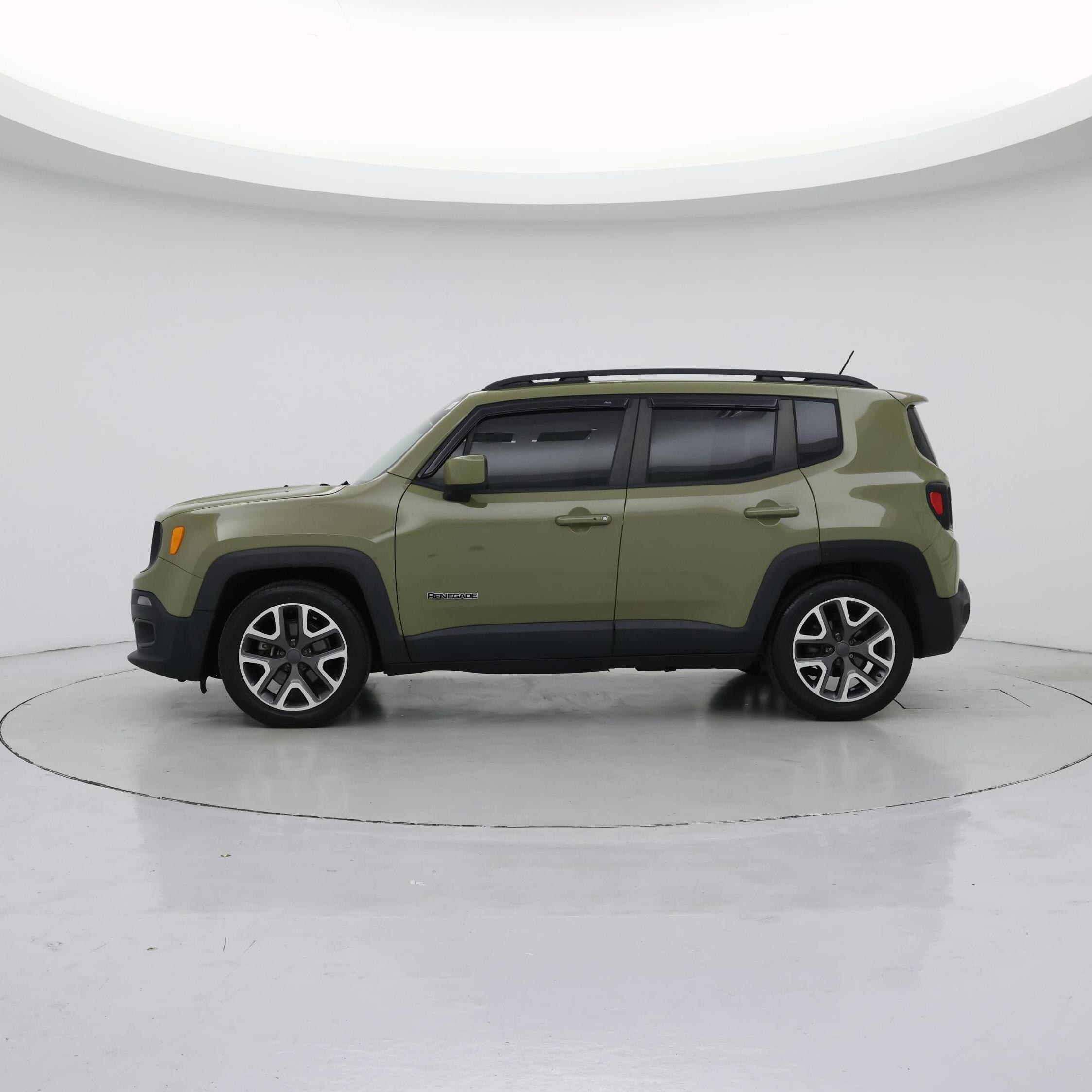Thumbnail: 2015 Jeep Renegade - 3