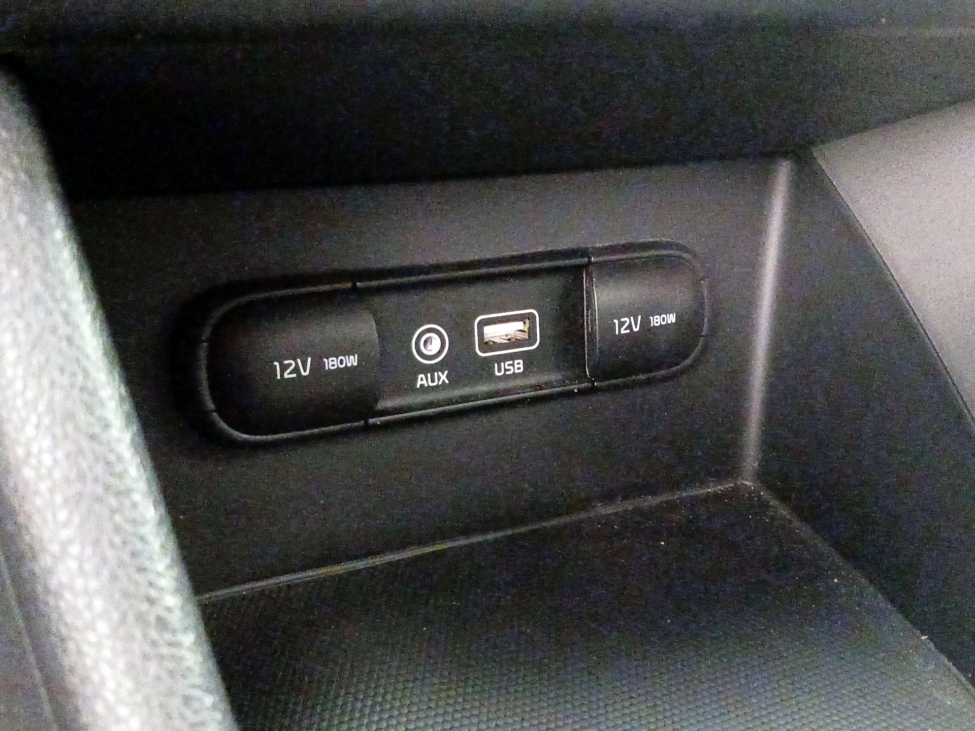 Thumbnail: 2019 Kia Niro - 18