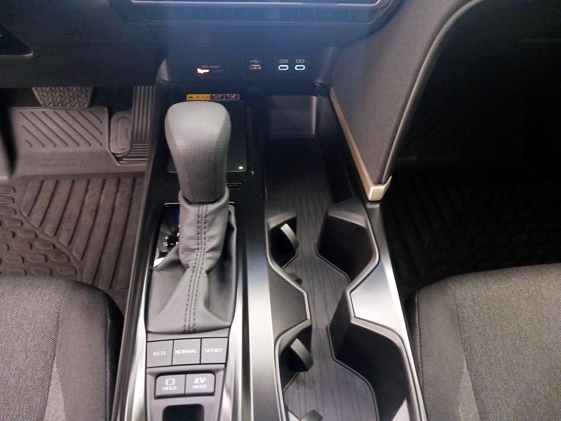 Thumbnail: 2025 Toyota Camry - 17