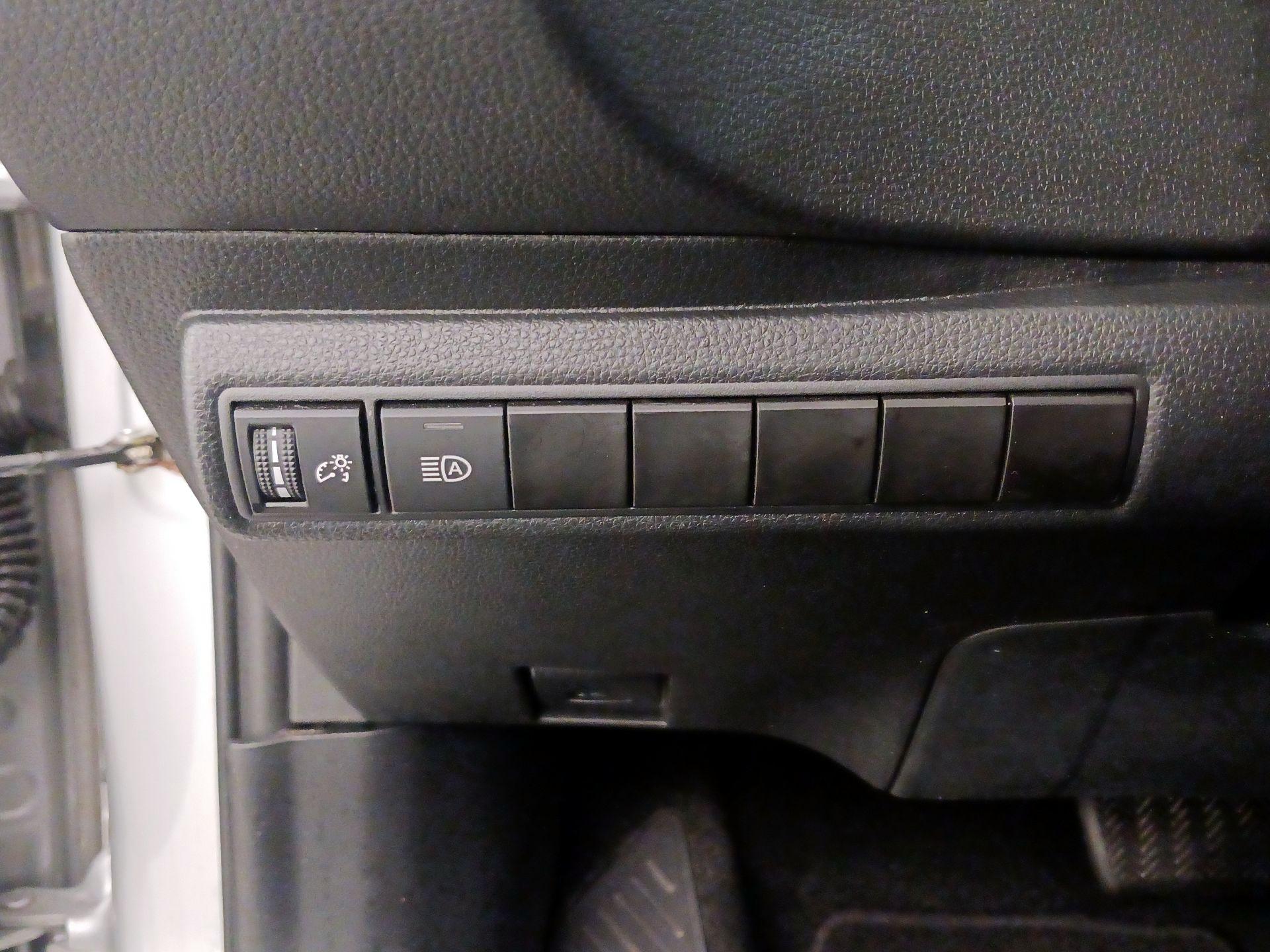 Thumbnail: 2022 Toyota Corolla - 13