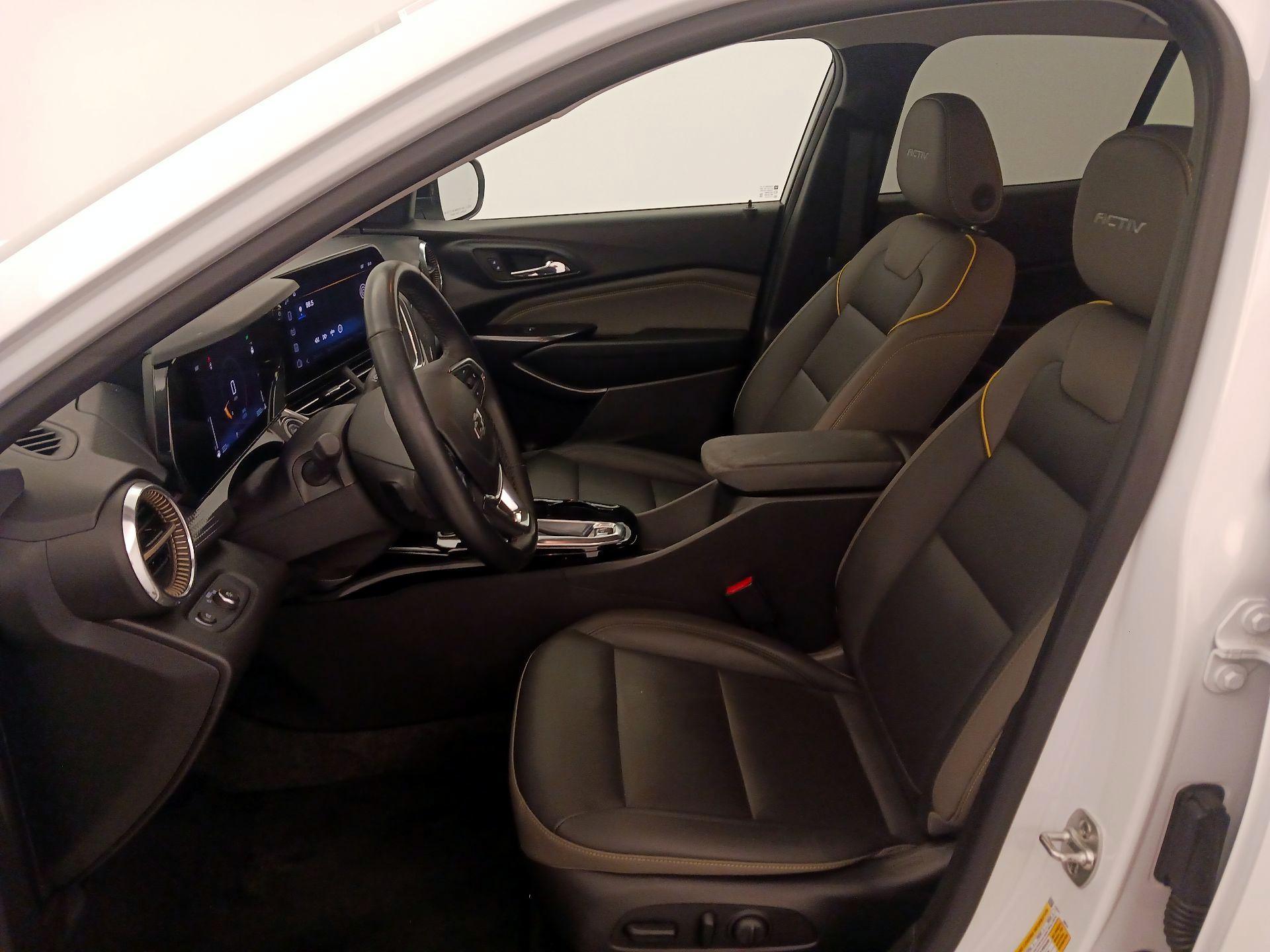 Thumbnail: 2025 Chevrolet Trax - 11