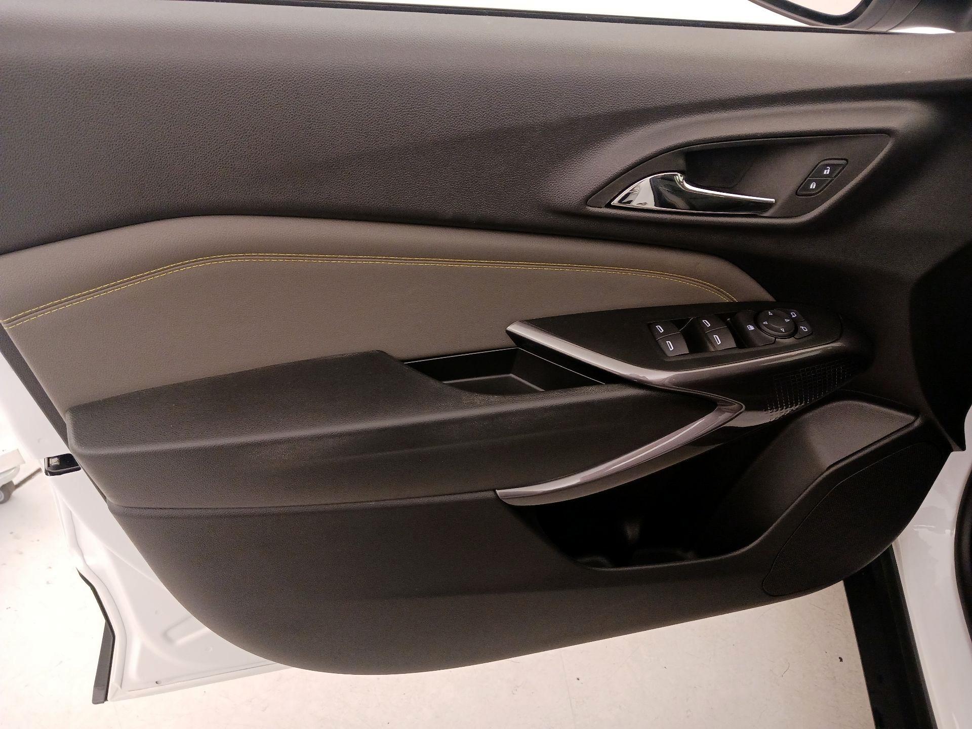 Thumbnail: 2025 Chevrolet Trax - 12