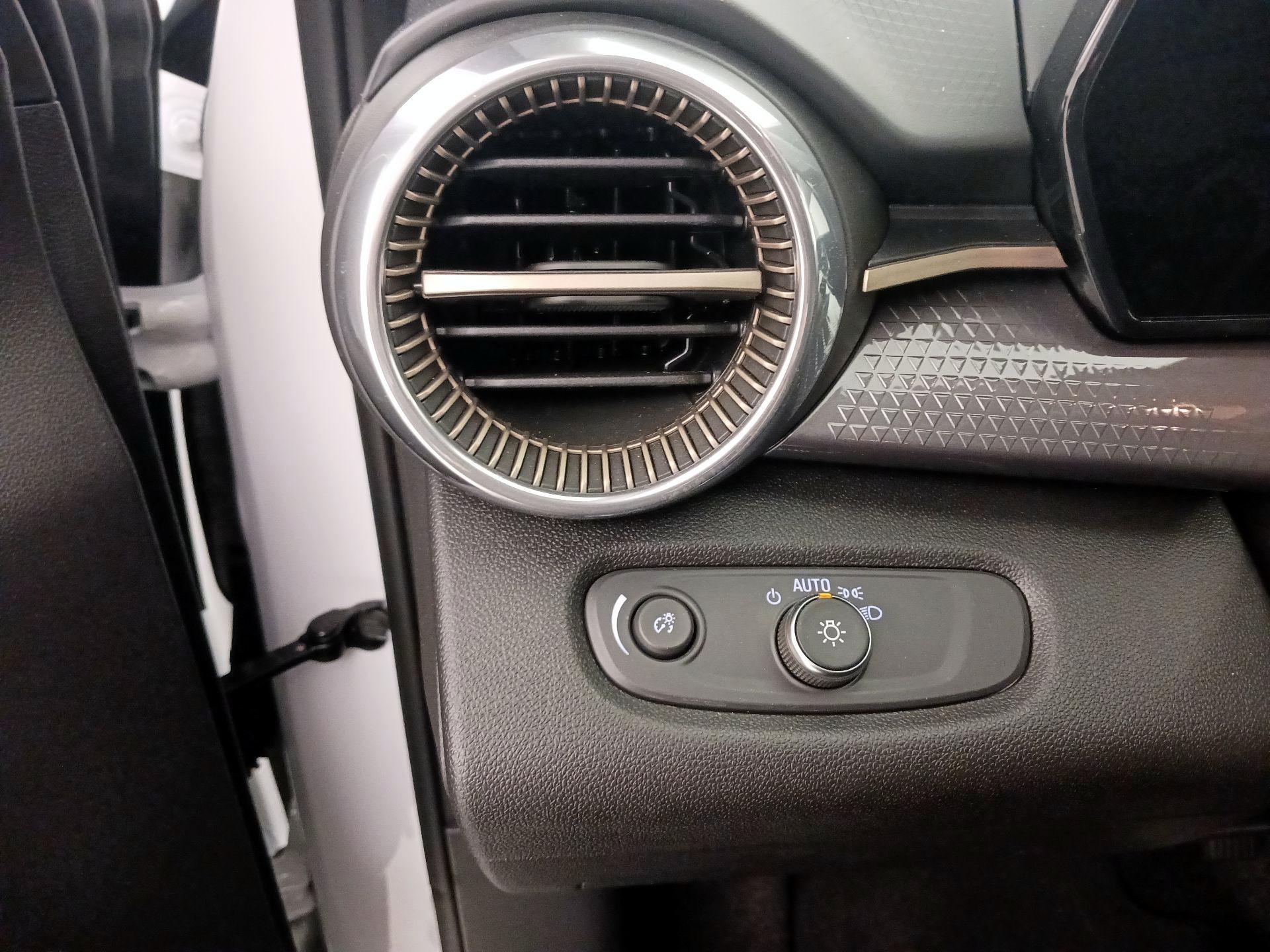 Thumbnail: 2025 Chevrolet Trax - 13